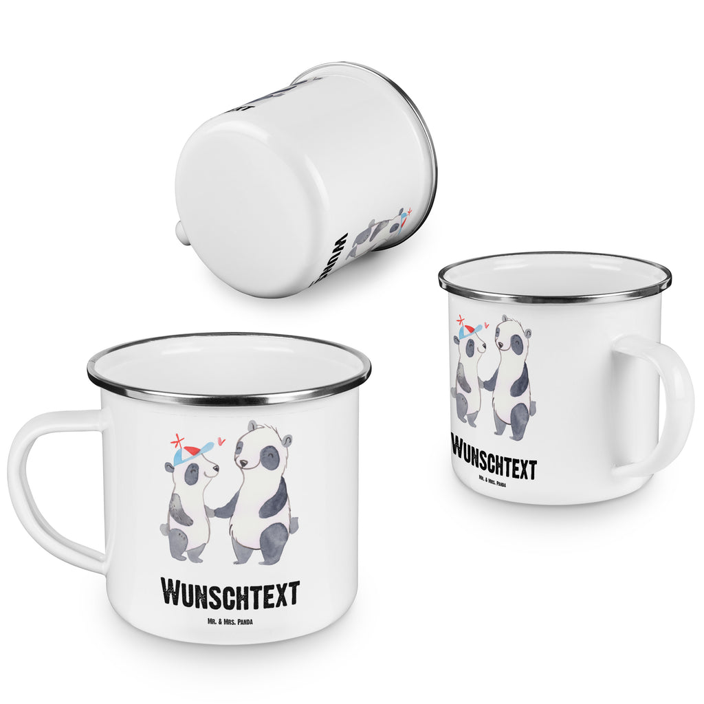 Personalisierte Emaille Tasse Panda Bester Vater der Welt Emaille Tasse personalisiert, Emaille Tasse mit Namen, Campingtasse personalisiert, Namenstasse, Campingtasse bedrucken, Campinggeschirr personalsisert, für, Dankeschön, Geschenk, Schenken, Geburtstag, Geburtstagsgeschenk, Geschenkidee, Danke, Bedanken, Mitbringsel, Freude machen, Geschenktipp, Vater, Papa, Dad, Daddy, Paps, Papi, Vati, Eltern, Geschenk Vater, Mann, Familie, Bester, Kleinigkeit