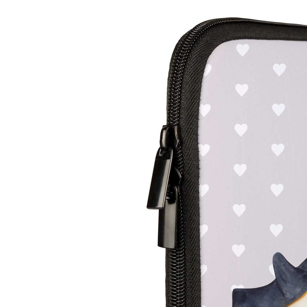 33 x 42 Notebook Tasche Pinguine Kuss Notebook Tasche, Laptop, Computertasche, Tasche, Schutzhülle, Liebe, Partner, Freund, Freundin, Ehemann, Ehefrau, Heiraten, Verlobung, Heiratsantrag, Liebesgeschenk, Jahrestag, Hocheitstag, Valentinstag, Geschenk für Frauen, Hochzeitstag, Mitbringsel, Geschenk für Freundin, Geschenk für Partner, Liebesbeweis, für Männer, für Ehemann