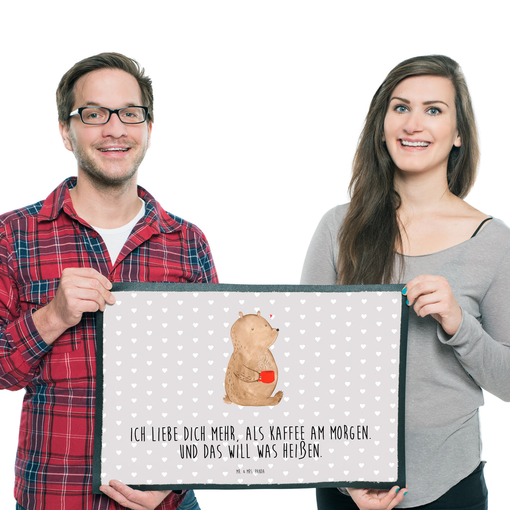 Fußmatte Bär Morgenkaffee Valentinstag, Geschenk für Frauen, Liebesgeschenk, Jahrestag, Hochzeitstag, Mitbringsel, Geschenk für Freundin, Geschenk für Partner, Freund, Liebesbeweis, für Männer, für Ehemann Türvorleger, Schmutzmatte, Fußabtreter, Matte, Schmutzfänger, Fußabstreifer, Schmutzfangmatte, Türmatte, Motivfußmatte,  Haustürmatte, Vorleger  Liebe,  Partner, Freund, Freundin, Ehemann, Ehefrau, Heiraten, Verlobung, Heiratsantrag, Liebesgeschenk, Jahrestag, Hocheitstag