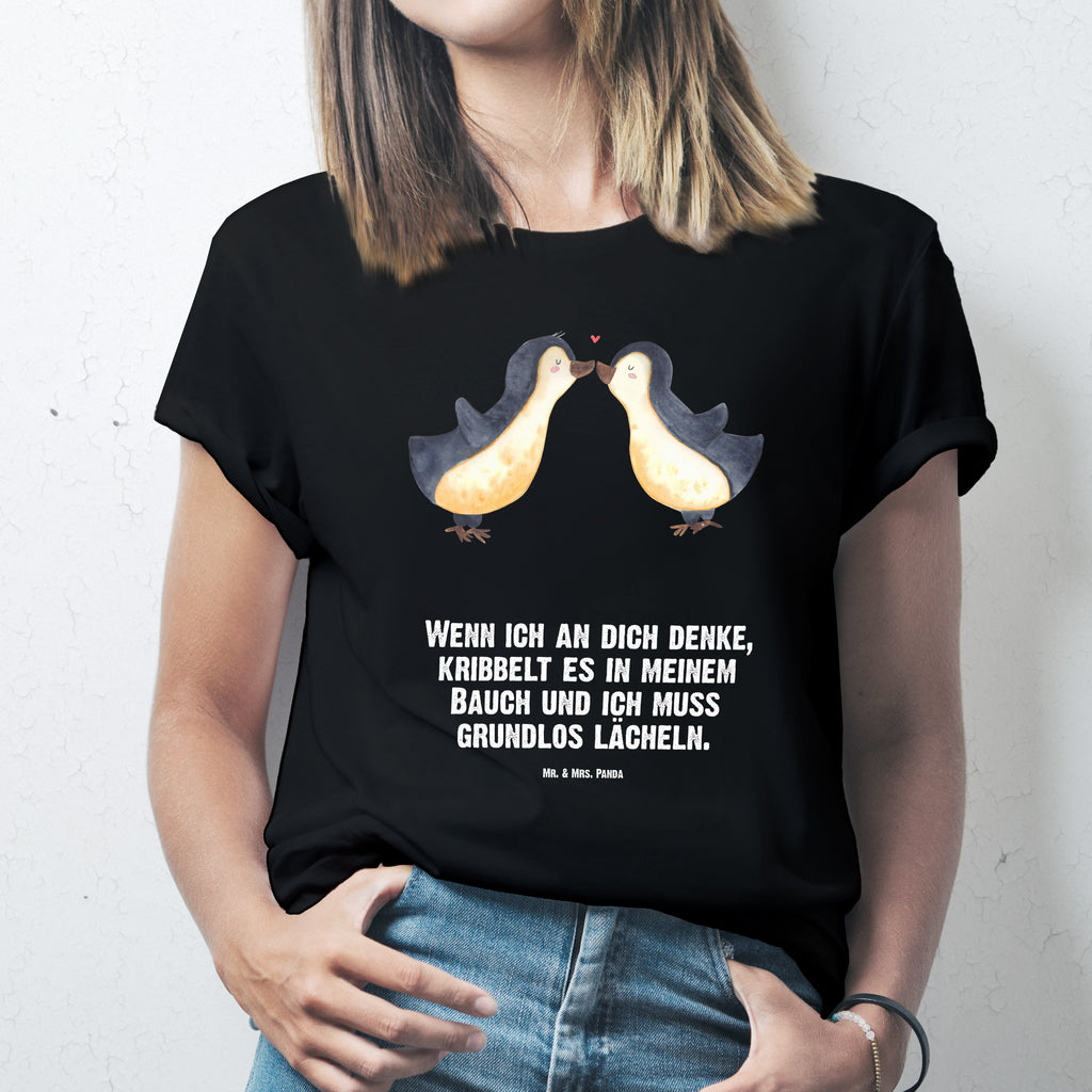 Größe XXL T-Shirt Pinguine Kuss T-Shirt, Shirt, Tshirt, Lustiges T-Shirt, T-Shirt mit Spruch, Party, Junggesellenabschied, Jubiläum, Geburstag, Herrn, Damen, Männer, Frauen, Schlafshirt, Nachthemd, Sprüche, Liebe, Partner, Freund, Freundin, Ehemann, Ehefrau, Heiraten, Verlobung, Heiratsantrag, Liebesgeschenk, Jahrestag, Hocheitstag, Valentinstag, Geschenk für Frauen, Hochzeitstag, Mitbringsel, Geschenk für Freundin, Geschenk für Partner, Liebesbeweis, für Männer, für Ehemann