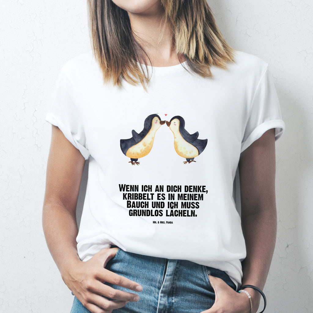 Größe XXL T-Shirt Pinguine Kuss T-Shirt, Shirt, Tshirt, Lustiges T-Shirt, T-Shirt mit Spruch, Party, Junggesellenabschied, Jubiläum, Geburstag, Herrn, Damen, Männer, Frauen, Schlafshirt, Nachthemd, Sprüche, Liebe, Partner, Freund, Freundin, Ehemann, Ehefrau, Heiraten, Verlobung, Heiratsantrag, Liebesgeschenk, Jahrestag, Hocheitstag, Valentinstag, Geschenk für Frauen, Hochzeitstag, Mitbringsel, Geschenk für Freundin, Geschenk für Partner, Liebesbeweis, für Männer, für Ehemann