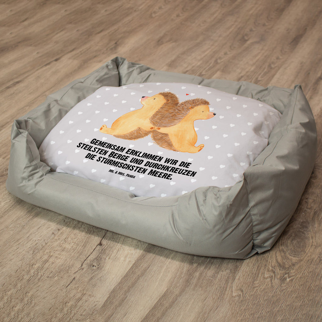 Hundebett Igel händchenhaltend Hundebett, Hundeliege, Liegeplatz, Hund, Hundekörbchen, Körbchen, Tierbett, Hundebett Luxus, Hundekissen, Hundesofa, Hundeschlafplatz, Hundebettchen, Hundemöbel, Hundedecke, Liebe, Partner, Freund, Freundin, Ehemann, Ehefrau, Heiraten, Verlobung, Heiratsantrag, Liebesgeschenk, Jahrestag, Hocheitstag, Igel, Igelliebe, Hand in Hand, Liebesbeweis, große Liebe, Liebesbotschaft, Hochzeit, Lieblingsmensch, Gemeinsamkeit, Love, Geschenk für zwei