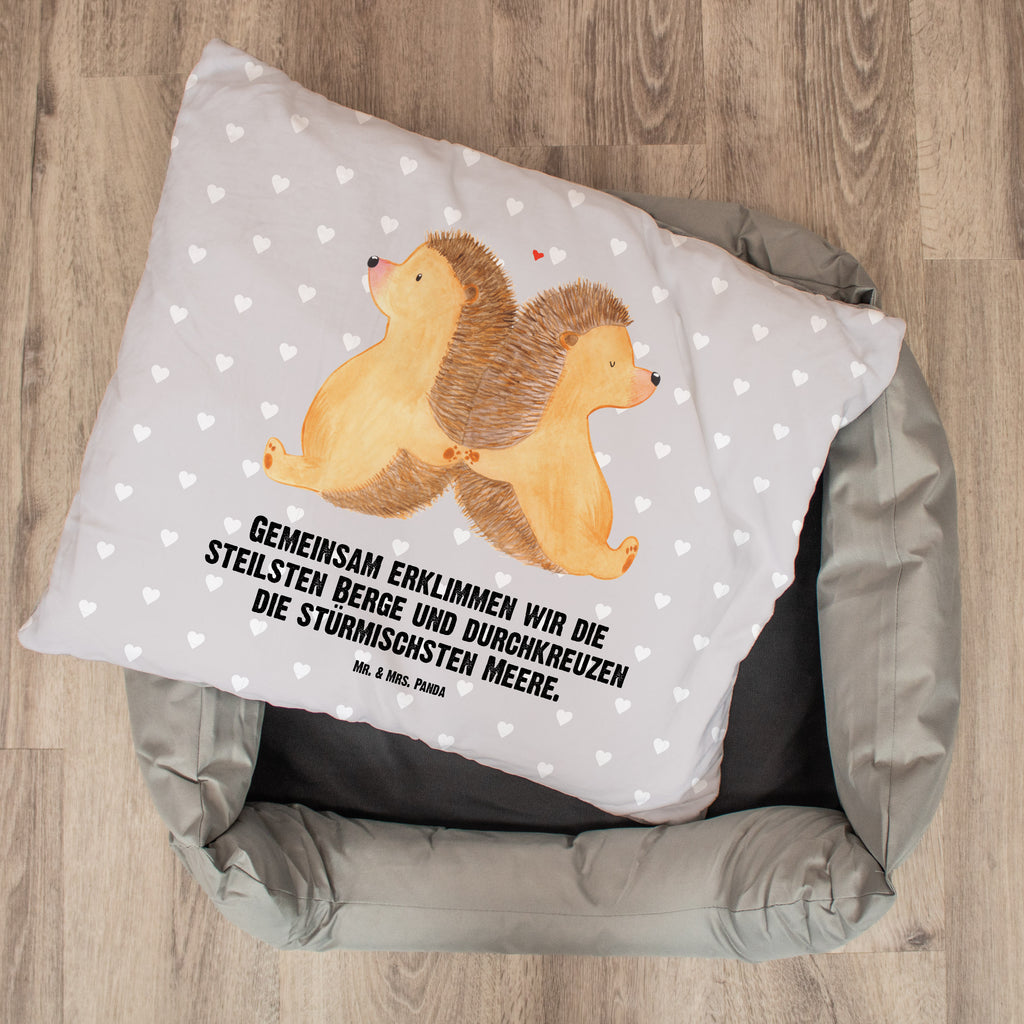 Hundebett Igel händchenhaltend Hundebett, Hundeliege, Liegeplatz, Hund, Hundekörbchen, Körbchen, Tierbett, Hundebett Luxus, Hundekissen, Hundesofa, Hundeschlafplatz, Hundebettchen, Hundemöbel, Hundedecke, Liebe, Partner, Freund, Freundin, Ehemann, Ehefrau, Heiraten, Verlobung, Heiratsantrag, Liebesgeschenk, Jahrestag, Hocheitstag, Igel, Igelliebe, Hand in Hand, Liebesbeweis, große Liebe, Liebesbotschaft, Hochzeit, Lieblingsmensch, Gemeinsamkeit, Love, Geschenk für zwei