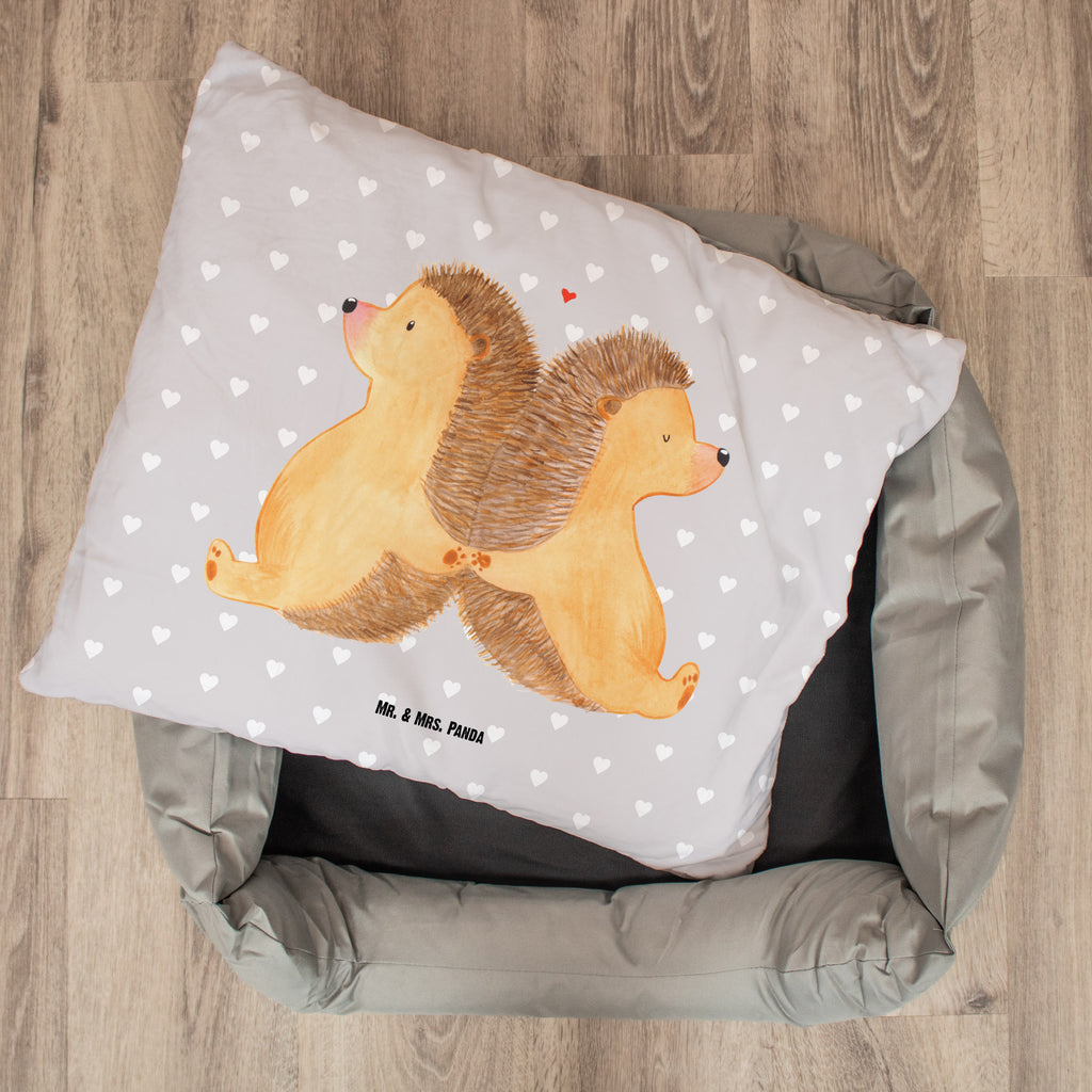 Hundebett Igel händchenhaltend Hundebett, Hundeliege, Liegeplatz, Hund, Hundekörbchen, Körbchen, Tierbett, Hundebett Luxus, Hundekissen, Hundesofa, Hundeschlafplatz, Hundebettchen, Hundemöbel, Hundedecke, Liebe, Partner, Freund, Freundin, Ehemann, Ehefrau, Heiraten, Verlobung, Heiratsantrag, Liebesgeschenk, Jahrestag, Hocheitstag, Igel, Igelliebe, Hand in Hand, Liebesbeweis, große Liebe, Liebesbotschaft, Hochzeit, Lieblingsmensch, Gemeinsamkeit, Love, Geschenk für zwei
