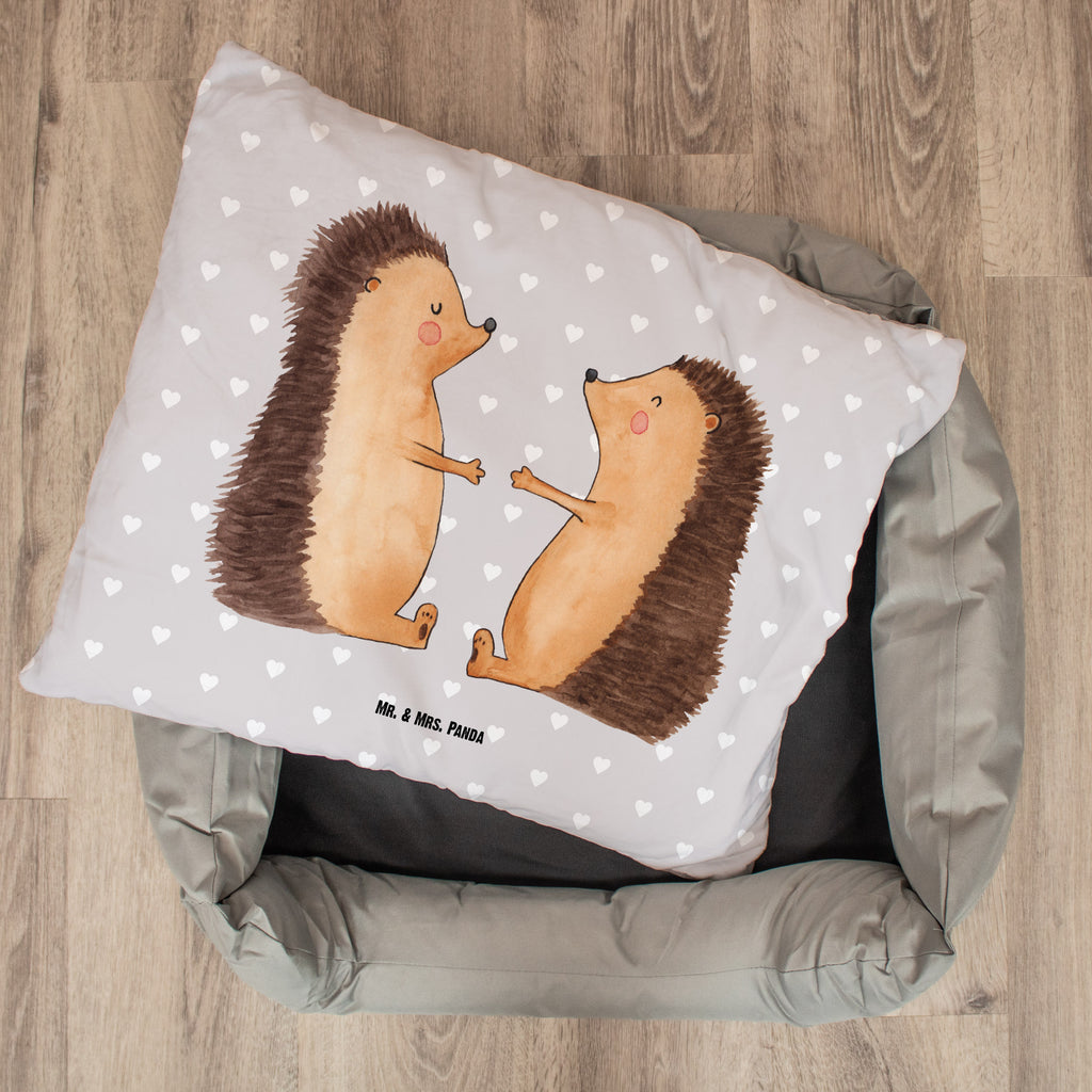 Hundebett Igel Liebe Hundebett, Hundeliege, Liegeplatz, Hund, Hundekörbchen, Körbchen, Tierbett, Hundebett Luxus, Hundekissen, Hundesofa, Hundeschlafplatz, Hundebettchen, Hundemöbel, Hundedecke, Liebe, Partner, Freund, Freundin, Ehemann, Ehefrau, Heiraten, Verlobung, Heiratsantrag, Liebesgeschenk, Jahrestag, Hocheitstag, Verliebt, Verlobt, Verheiratet, Geschenk, Liebesbeweis, Hochzeitstag, Hochzeit, Igel