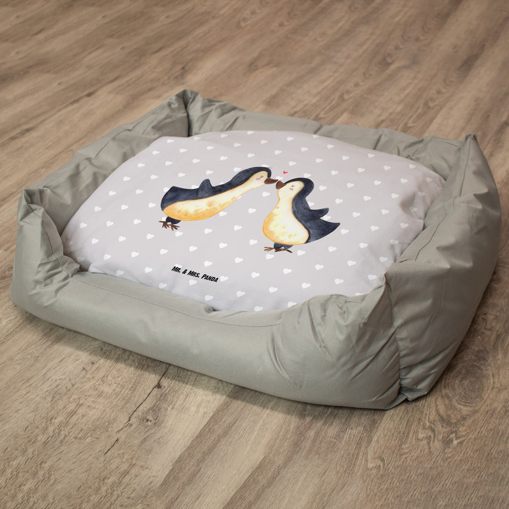 Hundebett Pinguin Liebe Hundebett, Hundeliege, Liegeplatz, Hund, Hundekörbchen, Körbchen, Tierbett, Hundebett Luxus, Hundekissen, Hundesofa, Hundeschlafplatz, Hundebettchen, Hundemöbel, Hundedecke, Liebe, Partner, Freund, Freundin, Ehemann, Ehefrau, Heiraten, Verlobung, Heiratsantrag, Liebesgeschenk, Jahrestag, Hocheitstag, Pinguin, Pinguine, Pinguin Paar, Pinguinpaar, Pinguin Liebe, Paar, Pärchen. Liebespaar, Liebesbeweis, Liebesspruch, Hochzeitstag, Geschenk Freund, Geschenk Freundin, Verlobte, Verlobter, Love, Geschenk Hochzeitstag, Geschenkidee, Hochzeit, Gastgeschenk