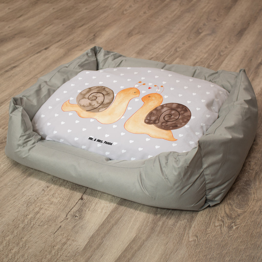 Hundebett Schnecken Liebe Hundebett, Hundeliege, Liegeplatz, Hund, Hundekörbchen, Körbchen, Tierbett, Hundebett Luxus, Hundekissen, Hundesofa, Hundeschlafplatz, Hundebettchen, Hundemöbel, Hundedecke, Liebe, Partner, Freund, Freundin, Ehemann, Ehefrau, Heiraten, Verlobung, Heiratsantrag, Liebesgeschenk, Jahrestag, Hocheitstag