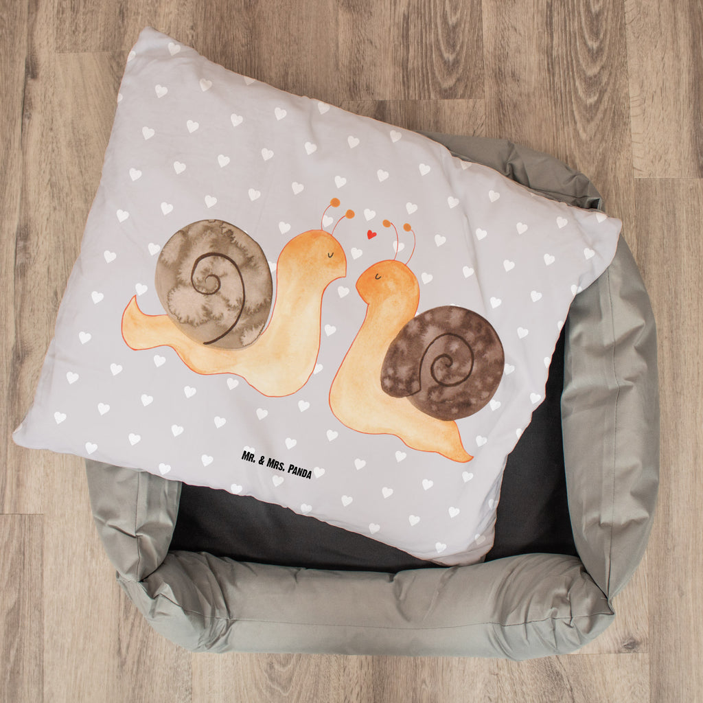 Hundebett Schnecken Liebe Hundebett, Hundeliege, Liegeplatz, Hund, Hundekörbchen, Körbchen, Tierbett, Hundebett Luxus, Hundekissen, Hundesofa, Hundeschlafplatz, Hundebettchen, Hundemöbel, Hundedecke, Liebe, Partner, Freund, Freundin, Ehemann, Ehefrau, Heiraten, Verlobung, Heiratsantrag, Liebesgeschenk, Jahrestag, Hocheitstag