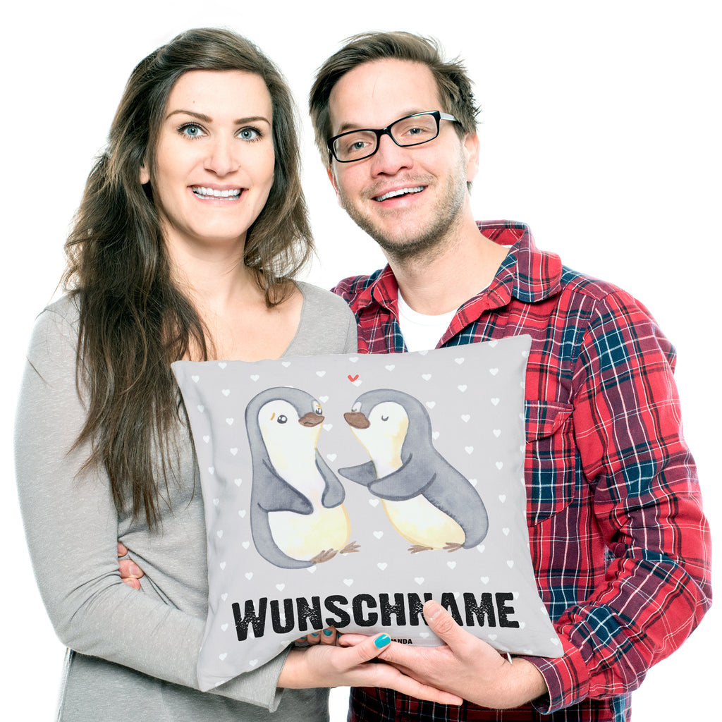Personalisiertes Kissen Pinguine trösten Kissen, personalisiert, Name, Wunschname, bedrucken, Kopfkissen, Liebe, Partner, Freund, Freundin, Ehemann, Ehefrau, Heiraten, Verlobung, Heiratsantrag, Liebesgeschenk, Jahrestag, Hocheitstag, Valentinstag, Geschenk für Frauen, Hochzeitstag, Mitbringsel, Geschenk für Freundin, Geschenk für Partner, Liebesbeweis, für Männer, für Ehemann