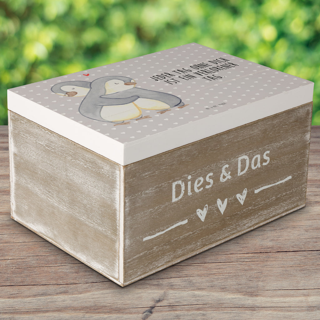 Holzkiste Pinguine Kuscheln Valentinstag, Geschenk für Frauen, Liebesgeschenk, Jahrestag, Hochzeitstag, Mitbringsel, Geschenk für Freundin, Geschenk für Partner, Freund, Liebesbeweis, für Männer, für Ehemann Holzkiste, Kiste, Schatzkiste, Truhe, Schatulle, XXL,  Erinnerungsbox, Erinnerungskiste, Dekokiste, Aufbewahrungsbox  Liebe,  Partner, Freund, Freundin, Ehemann, Ehefrau, Heiraten, Verlobung, Heiratsantrag, Liebesgeschenk, Jahrestag, Hocheitstag