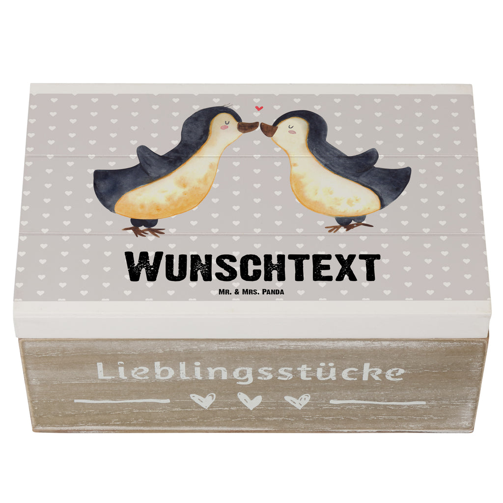 Personalisierte Holzkiste Pinguine Kuss Holzkiste mit Namen, Kiste mit Namen, Schatzkiste mit Namen, Truhe mit Namen, Schatulle mit Namen, Erinnerungsbox mit Namen, Erinnerungskiste, mit Namen, Dekokiste mit Namen, Aufbewahrungsbox mit Namen, Holzkiste Personalisiert, Kiste Personalisiert, Schatzkiste Personalisiert, Truhe Personalisiert, Schatulle Personalisiert, Erinnerungsbox Personalisiert, Erinnerungskiste Personalisiert, Dekokiste Personalisiert, Aufbewahrungsbox Personalisiert, Liebe, Partner, Freund, Freundin, Ehemann, Ehefrau, Heiraten, Verlobung, Heiratsantrag, Liebesgeschenk, Jahrestag, Hocheitstag, Valentinstag, Geschenk für Frauen, Hochzeitstag, Mitbringsel, Geschenk für Freundin, Geschenk für Partner, Liebesbeweis, für Männer, für Ehemann