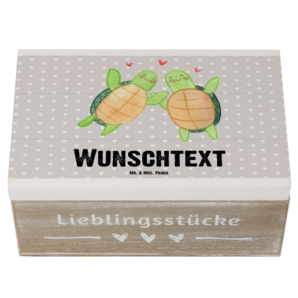 Personalisierte Holzkiste Schildkröten Paar Holzkiste mit Namen, Kiste mit Namen, Schatzkiste mit Namen, Truhe mit Namen, Schatulle mit Namen, Erinnerungsbox mit Namen, Erinnerungskiste, mit Namen, Dekokiste mit Namen, Aufbewahrungsbox mit Namen, Holzkiste Personalisiert, Kiste Personalisiert, Schatzkiste Personalisiert, Truhe Personalisiert, Schatulle Personalisiert, Erinnerungsbox Personalisiert, Erinnerungskiste Personalisiert, Dekokiste Personalisiert, Aufbewahrungsbox Personalisiert, Liebe, Partner, Freund, Freundin, Ehemann, Ehefrau, Heiraten, Verlobung, Heiratsantrag, Liebesgeschenk, Jahrestag, Hocheitstag, Valentinstag, Geschenk für Frauen, Hochzeitstag, Mitbringsel, Geschenk für Freundin, Geschenk für Partner, Liebesbeweis, für Männer, für Ehemann