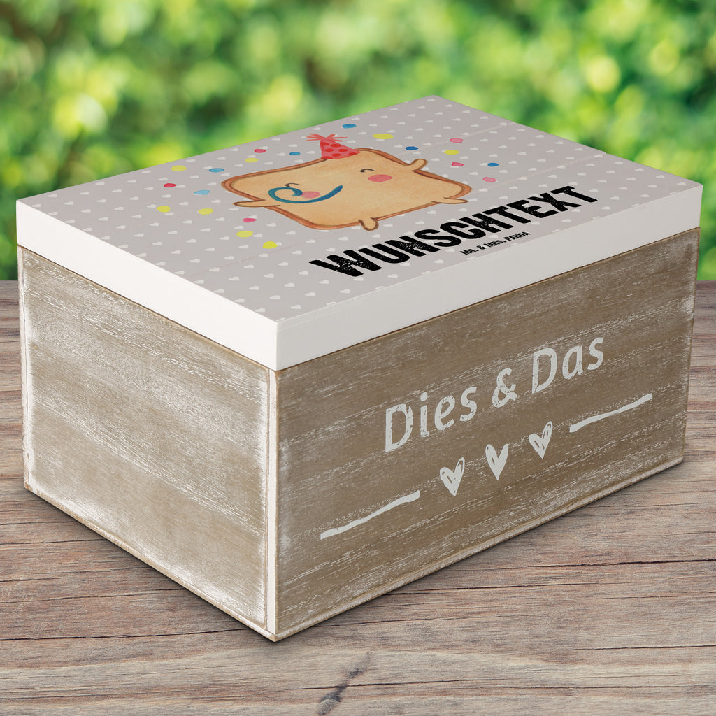 Personalisierte Holzkiste Toast Party Holzkiste mit Namen, Kiste mit Namen, Schatzkiste mit Namen, Truhe mit Namen, Schatulle mit Namen, Erinnerungsbox mit Namen, Erinnerungskiste, mit Namen, Dekokiste mit Namen, Aufbewahrungsbox mit Namen, Holzkiste Personalisiert, Kiste Personalisiert, Schatzkiste Personalisiert, Truhe Personalisiert, Schatulle Personalisiert, Erinnerungsbox Personalisiert, Erinnerungskiste Personalisiert, Dekokiste Personalisiert, Aufbewahrungsbox Personalisiert, Liebe, Partner, Freund, Freundin, Ehemann, Ehefrau, Heiraten, Verlobung, Heiratsantrag, Liebesgeschenk, Jahrestag, Hocheitstag, Valentinstag, Geschenk für Frauen, Hochzeitstag, Mitbringsel, Geschenk für Freundin, Geschenk für Partner, Liebesbeweis, für Männer, für Ehemann
