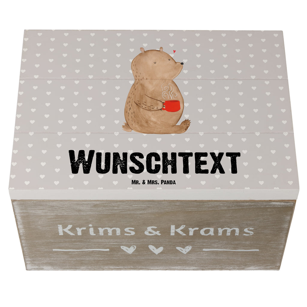 Personalisierte Holzkiste Bär Morgenkaffee Holzkiste mit Namen, Kiste mit Namen, Schatzkiste mit Namen, Truhe mit Namen, Schatulle mit Namen, Erinnerungsbox mit Namen, Erinnerungskiste, mit Namen, Dekokiste mit Namen, Aufbewahrungsbox mit Namen, Holzkiste Personalisiert, Kiste Personalisiert, Schatzkiste Personalisiert, Truhe Personalisiert, Schatulle Personalisiert, Erinnerungsbox Personalisiert, Erinnerungskiste Personalisiert, Dekokiste Personalisiert, Aufbewahrungsbox Personalisiert, Liebe, Partner, Freund, Freundin, Ehemann, Ehefrau, Heiraten, Verlobung, Heiratsantrag, Liebesgeschenk, Jahrestag, Hocheitstag, Valentinstag, Geschenk für Frauen, Hochzeitstag, Mitbringsel, Geschenk für Freundin, Geschenk für Partner, Liebesbeweis, für Männer, für Ehemann