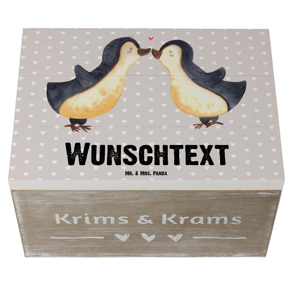 Personalisierte Holzkiste Pinguine Kuss Holzkiste mit Namen, Kiste mit Namen, Schatzkiste mit Namen, Truhe mit Namen, Schatulle mit Namen, Erinnerungsbox mit Namen, Erinnerungskiste, mit Namen, Dekokiste mit Namen, Aufbewahrungsbox mit Namen, Holzkiste Personalisiert, Kiste Personalisiert, Schatzkiste Personalisiert, Truhe Personalisiert, Schatulle Personalisiert, Erinnerungsbox Personalisiert, Erinnerungskiste Personalisiert, Dekokiste Personalisiert, Aufbewahrungsbox Personalisiert, Liebe, Partner, Freund, Freundin, Ehemann, Ehefrau, Heiraten, Verlobung, Heiratsantrag, Liebesgeschenk, Jahrestag, Hocheitstag, Valentinstag, Geschenk für Frauen, Hochzeitstag, Mitbringsel, Geschenk für Freundin, Geschenk für Partner, Liebesbeweis, für Männer, für Ehemann