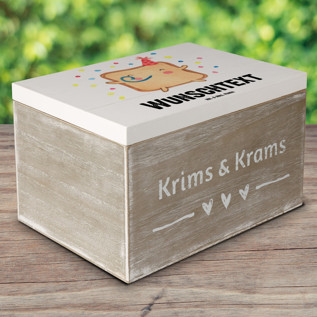 Personalisierte Holzkiste Toast Party Holzkiste mit Namen, Kiste mit Namen, Schatzkiste mit Namen, Truhe mit Namen, Schatulle mit Namen, Erinnerungsbox mit Namen, Erinnerungskiste, mit Namen, Dekokiste mit Namen, Aufbewahrungsbox mit Namen, Holzkiste Personalisiert, Kiste Personalisiert, Schatzkiste Personalisiert, Truhe Personalisiert, Schatulle Personalisiert, Erinnerungsbox Personalisiert, Erinnerungskiste Personalisiert, Dekokiste Personalisiert, Aufbewahrungsbox Personalisiert, Liebe, Partner, Freund, Freundin, Ehemann, Ehefrau, Heiraten, Verlobung, Heiratsantrag, Liebesgeschenk, Jahrestag, Hocheitstag, Valentinstag, Geschenk für Frauen, Hochzeitstag, Mitbringsel, Geschenk für Freundin, Geschenk für Partner, Liebesbeweis, für Männer, für Ehemann