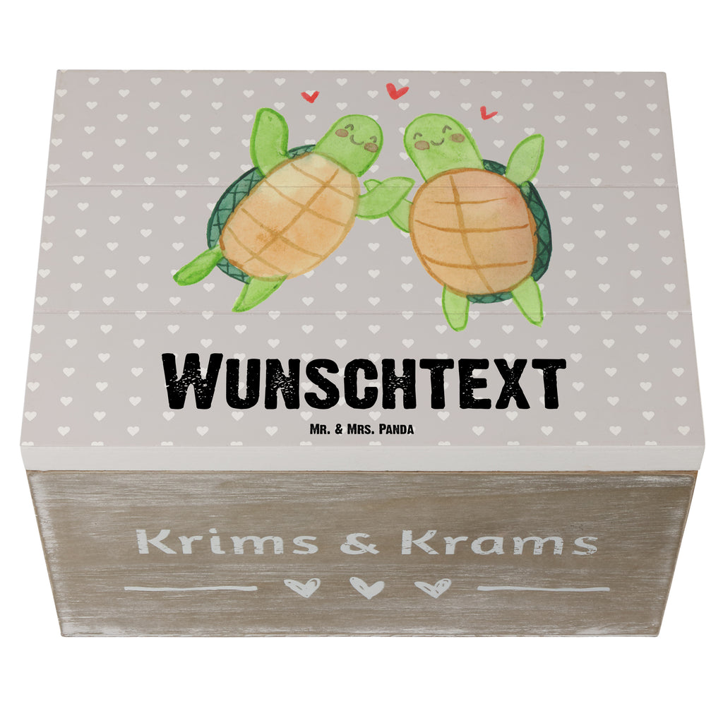 Personalisierte Holzkiste Schildkröten Paar Holzkiste mit Namen, Kiste mit Namen, Schatzkiste mit Namen, Truhe mit Namen, Schatulle mit Namen, Erinnerungsbox mit Namen, Erinnerungskiste, mit Namen, Dekokiste mit Namen, Aufbewahrungsbox mit Namen, Holzkiste Personalisiert, Kiste Personalisiert, Schatzkiste Personalisiert, Truhe Personalisiert, Schatulle Personalisiert, Erinnerungsbox Personalisiert, Erinnerungskiste Personalisiert, Dekokiste Personalisiert, Aufbewahrungsbox Personalisiert, Liebe, Partner, Freund, Freundin, Ehemann, Ehefrau, Heiraten, Verlobung, Heiratsantrag, Liebesgeschenk, Jahrestag, Hocheitstag, Valentinstag, Geschenk für Frauen, Hochzeitstag, Mitbringsel, Geschenk für Freundin, Geschenk für Partner, Liebesbeweis, für Männer, für Ehemann