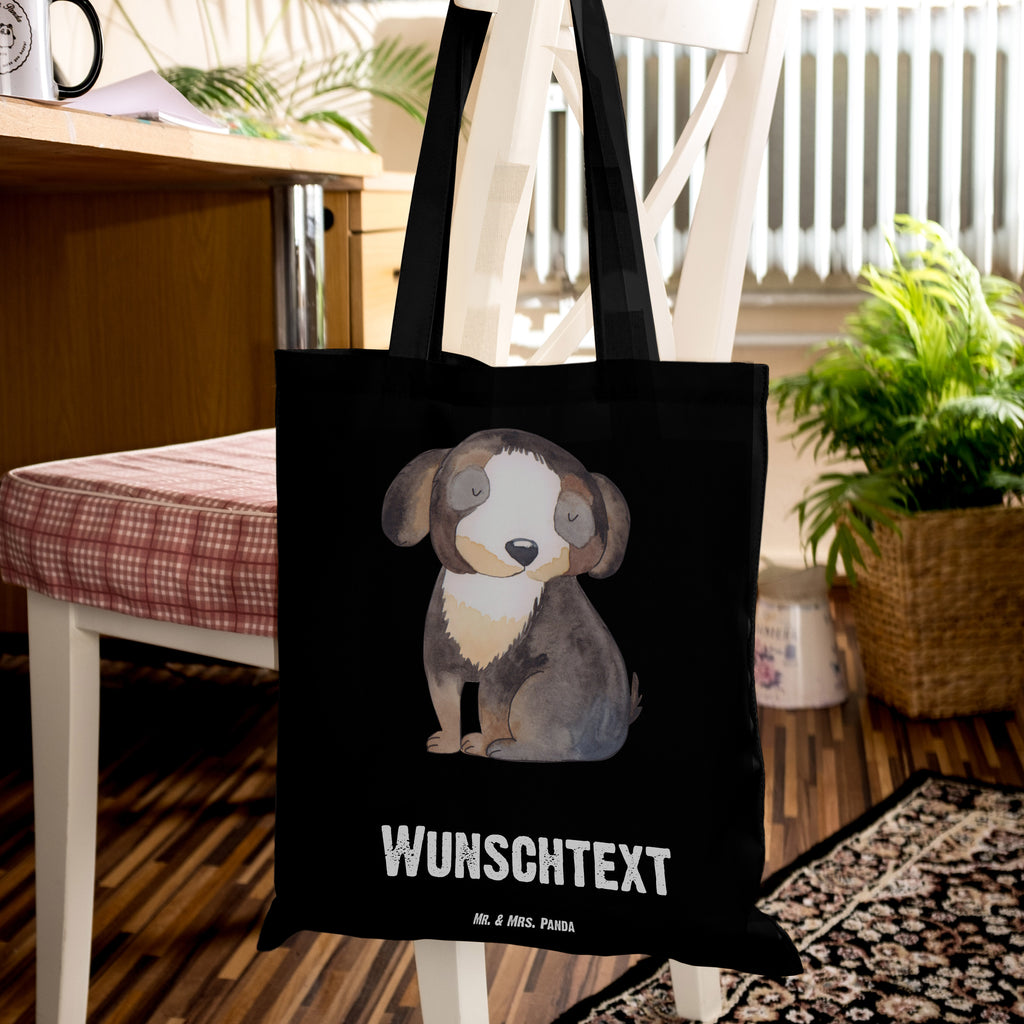 Personalisierte Tragetasche Hund entspannt Personalisierte Beuteltasche, Personalisierter Beutel, Personalisierte Einkaufstasche, Personalisierter Jutebeutel, Personalisierter Stoffbeutel, Tragetasche mit Namen, Einkaufstasche mit Namen, Stoffbeutel mit Namen, Personalisierte Tasche, Personalisierte Jutetasche, Personalisierte Kindergartentasche, Hund, Hundemotiv, Haustier, Hunderasse, Tierliebhaber, Hundebesitzer, Sprüche, schwarzer Hund, Hundeliebe, Liebe, Hundeglück