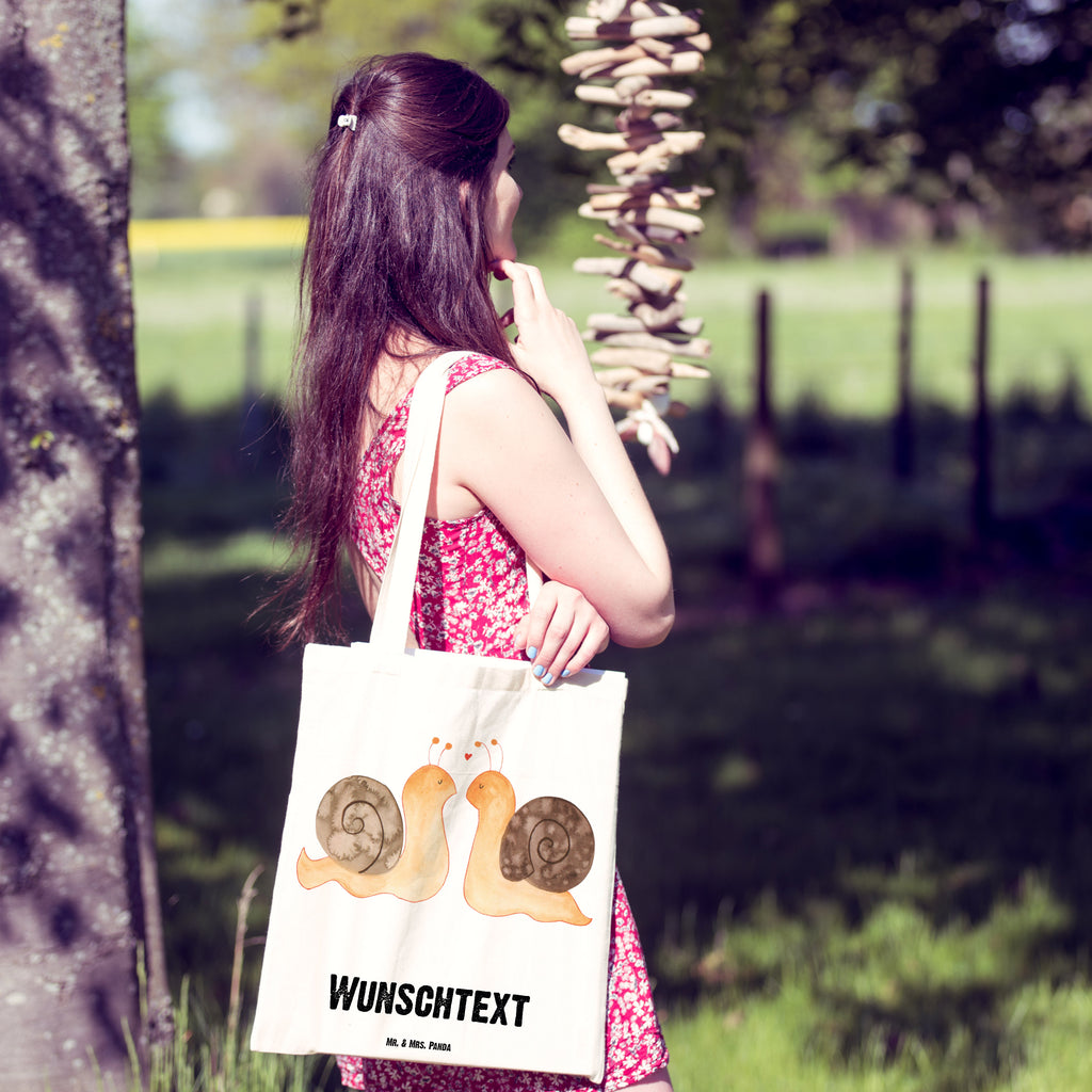 Personalisierte Tragetasche Schnecken Liebe Personalisierte Beuteltasche, Personalisierter Beutel, Personalisierte Einkaufstasche, Personalisierter Jutebeutel, Personalisierter Stoffbeutel, Tragetasche mit Namen, Einkaufstasche mit Namen, Stoffbeutel mit Namen, Personalisierte Tasche, Personalisierte Jutetasche, Personalisierte Kindergartentasche, Liebe, Partner, Freund, Freundin, Ehemann, Ehefrau, Heiraten, Verlobung, Heiratsantrag, Liebesgeschenk, Jahrestag, Hocheitstag