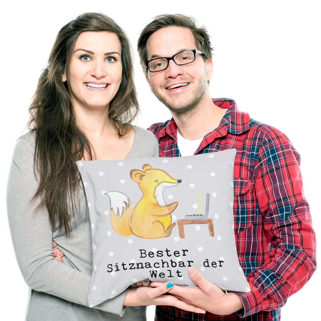 40x40 Kissen Fuchs Bester Sitznachbar der Welt Kissenhülle, Kopfkissen, Sofakissen, Dekokissen, Motivkissen, für, Dankeschön, Geschenk, Schenken, Geburtstag, Geburtstagsgeschenk, Geschenkidee, Danke, Bedanken, Mitbringsel, Freude machen, Geschenktipp, Sitznachbar, Stuhlnachbar, Nachbar, Uni, Universität, Seminar, Kommilitone, Tischnachbar, Schule, Mitschüler, Mitstudent, Hochschule