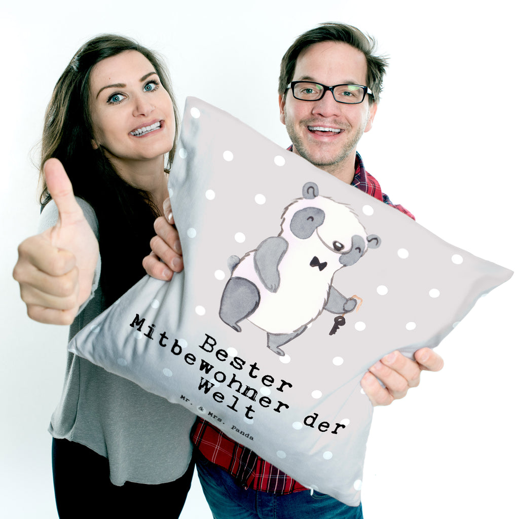 40x40 Kissen Panda Bester Mitbewohner der Welt Kissenhülle, Kopfkissen, Sofakissen, Dekokissen, Motivkissen, für, Dankeschön, Geschenk, Schenken, Geburtstag, Geburtstagsgeschenk, Geschenkidee, Danke, Bedanken, Mitbringsel, Freude machen, Geschenktipp, Mitbewohner, WG, Zimmernachbar, Wohngemeinschaft, WG-Bewohner, Zimmerkollege, Zimmergenosse, Stubenkamerad