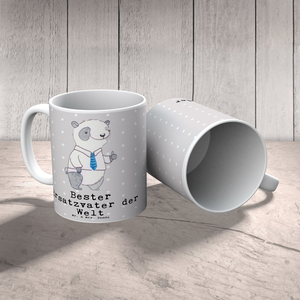 Tasse Panda Bester Ersatzvater der Welt Becher, Kaffeetasse, Kaffeebecher, Tee, Frühstück, Büro, für, Dankeschön, Geschenk, Schenken, Geburtstag, Geburtstagsgeschenk, Geschenkidee, Danke, Bedanken, Mitbringsel, Freude machen, Geschenktipp, Bester, Ersatzvater, Ersatz, zweiter, Vater, Papa, Dad, Daddy, Paps, Papi, Vati, Eltern, Geschenk Vater, Mann, Familie, Kleinigkeit