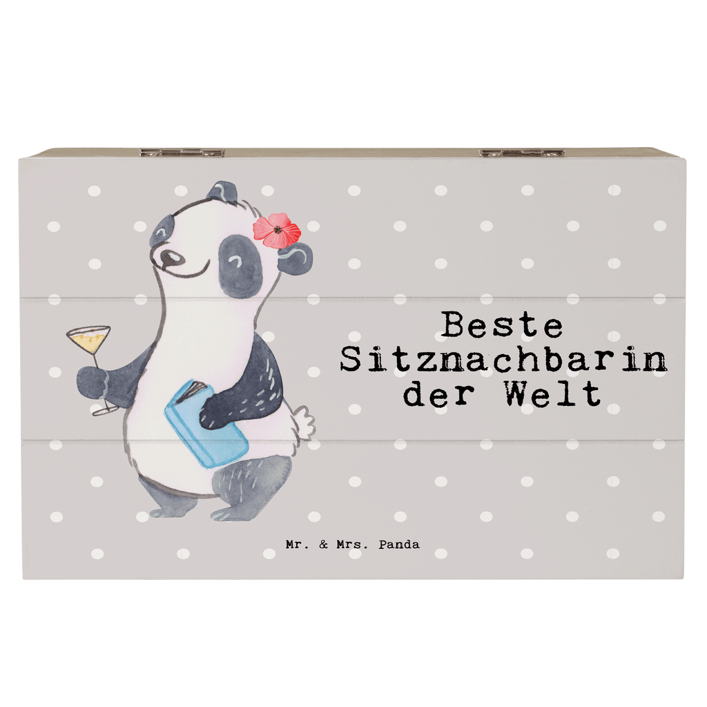 Holzkiste Panda Beste Sitznachbarin der Welt Sitznachbarin, Stuhlnachbar, Mitschülerin, Nachbarin, Uni, Universität, Seminar, Kommilitone, Tischnachbar, Schule, Mitstudentin, Hochschule, Beste Sitznachbarin der Welt, Weltbeste Sitznachbarin Holzkiste, Kiste, Schatzkiste, Truhe, Schatulle, XXL,  Erinnerungsbox, Erinnerungskiste, Dekokiste, Aufbewahrungsbox  für, Dankeschön, Geschenk, Schenken, Geburtstag, Geburtstagsgeschenk, Geschenkidee, Danke, Bedanken, Mitbringsel, Freude machen, Geschenktipp