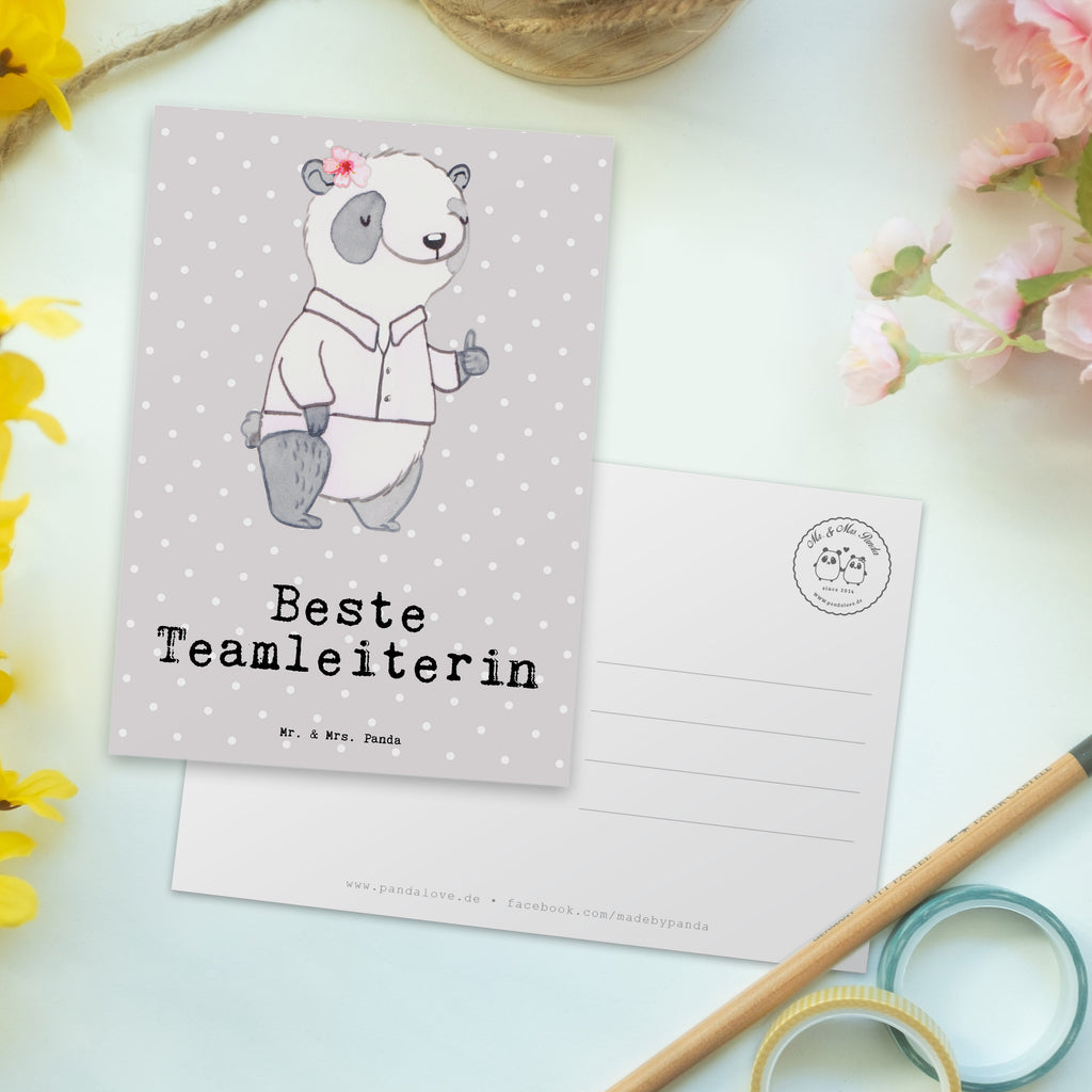 Postkarte Panda Beste Teamleiterin Geschenkkarte, Grußkarte, Karte, Einladung, Ansichtskarte, Geburtstagskarte, Einladungskarte, für, Dankeschön, Geschenk, Schenken, Geburtstag, Geburtstagsgeschenk, Geschenkidee, Danke, Bedanken, Mitbringsel, Freude machen, Geschenktipp, Teamleiterin, Seminarleiterin, Gruppenleiterin, Leiterin, Kollegin, Chefin, Vorgesetzte, Abschied, Abschiedsgeschenk, Ruhestand