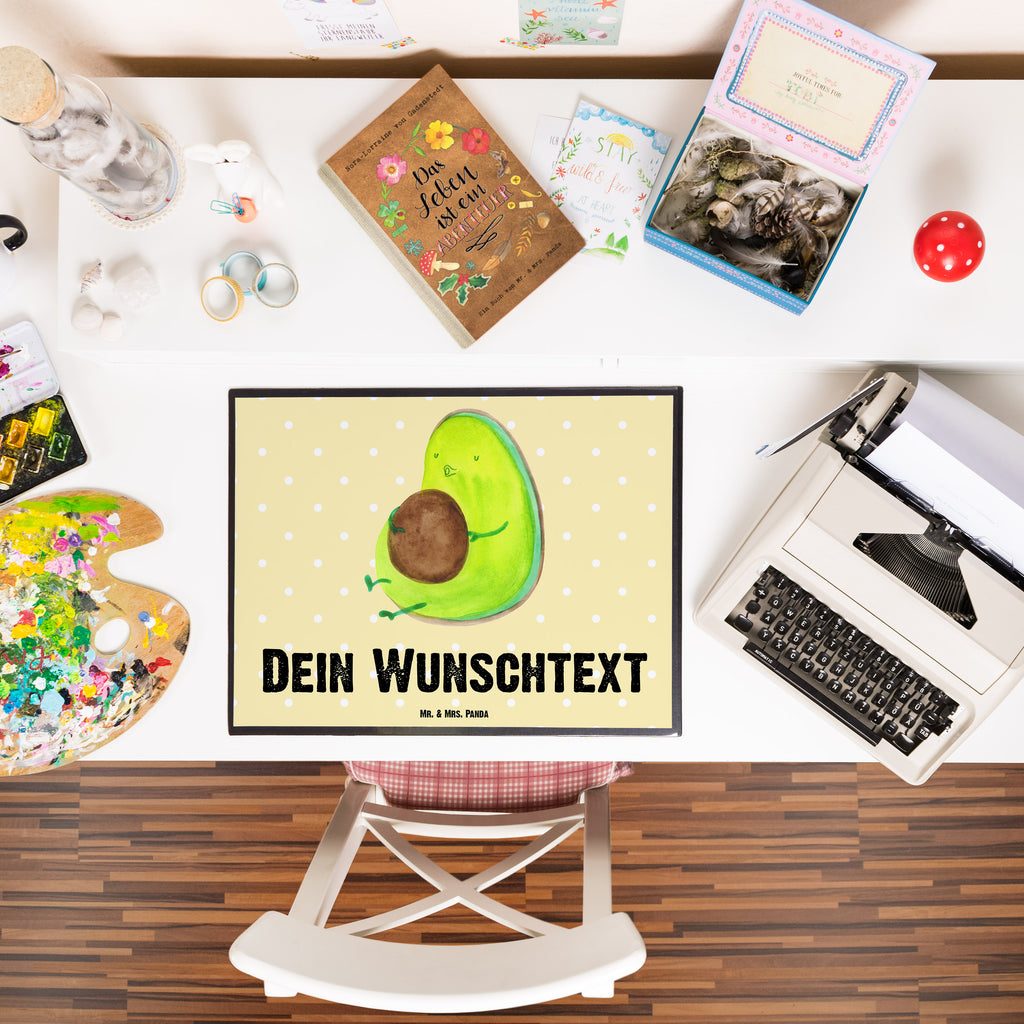 Personalisierte Schreibtischunterlage Avocado pfeift Personalisierte Schreibunterlage, Personalisierte Schreibtischauflage, Personalisierte Schreibtisch Unterlagen, Schreibunterlage mit Namen, Schreibtischauflage  mit Namen, Schreibtisch Unterlagen mit Namen, Selbst gestalten, Namensaufdruck, Namenspersonalisierung, Avocado, Veggie, Vegan, Gesund, Diät, Abnehmen, Ernährung, dick sein, Pummelfee