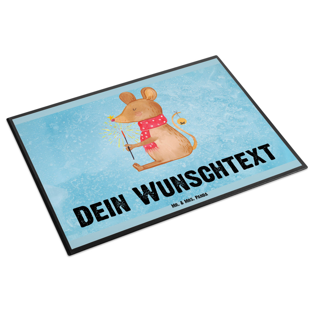 Personalisierte Schreibtischunterlage Weihnachtsmaus Personalisierte Schreibunterlage, Personalisierte Schreibtischauflage, Personalisierte Schreibtisch Unterlagen, Schreibunterlage mit Namen, Schreibtischauflage  mit Namen, Schreibtisch Unterlagen mit Namen, Selbst gestalten, Namensaufdruck, Namenspersonalisierung, Winter, Weihnachten, Weihnachtsdeko, Nikolaus, Advent, Heiligabend, Wintermotiv, Frohe Weihnachten, Weihnachtsgruß, Weihnachtsmotiv, Maus, Mäuschen, Weihnachtswunder