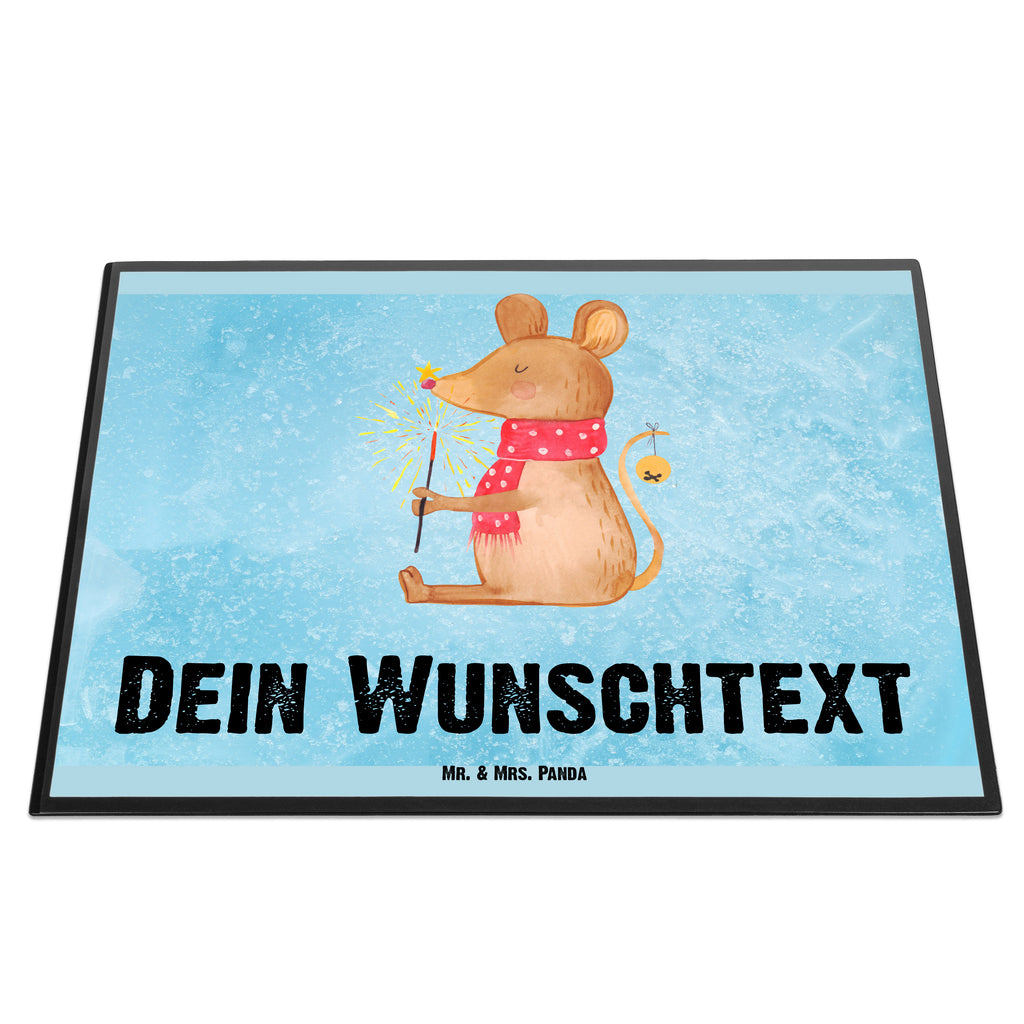 Personalisierte Schreibtischunterlage Weihnachtsmaus Personalisierte Schreibunterlage, Personalisierte Schreibtischauflage, Personalisierte Schreibtisch Unterlagen, Schreibunterlage mit Namen, Schreibtischauflage  mit Namen, Schreibtisch Unterlagen mit Namen, Selbst gestalten, Namensaufdruck, Namenspersonalisierung, Winter, Weihnachten, Weihnachtsdeko, Nikolaus, Advent, Heiligabend, Wintermotiv, Frohe Weihnachten, Weihnachtsgruß, Weihnachtsmotiv, Maus, Mäuschen, Weihnachtswunder