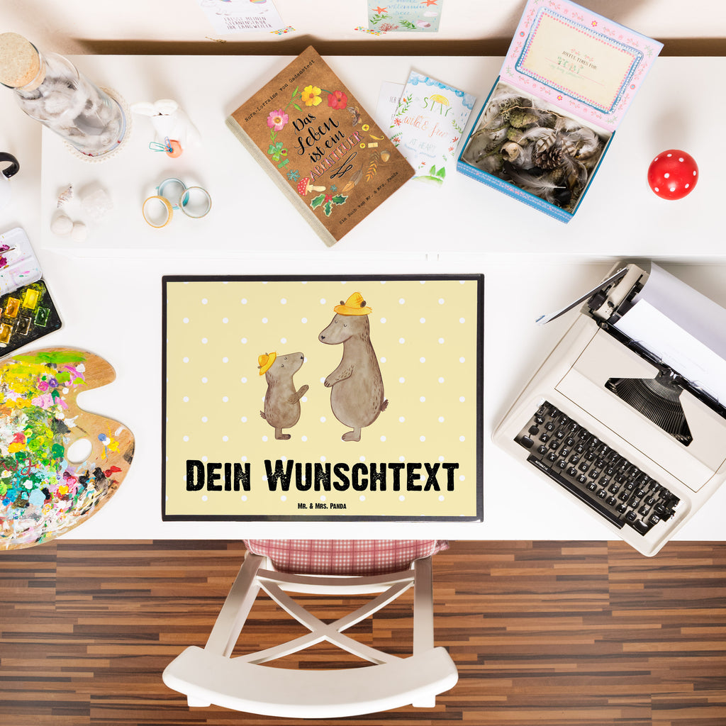Personalisierte Schreibtischunterlage Bären mit Hut Personalisierte Schreibunterlage, Personalisierte Schreibtischauflage, Personalisierte Schreibtisch Unterlagen, Schreibunterlage mit Namen, Schreibtischauflage  mit Namen, Schreibtisch Unterlagen mit Namen, Selbst gestalten, Namensaufdruck, Namenspersonalisierung, Familie, Vatertag, Muttertag, Bruder, Schwester, Mama, Papa, Oma, Opa, Bär, Bären, Vater, Papi, Paps, Dad, Daddy, Lieblingsmensch, Sohn, Söhne, Kind, Kinder, Vater-Sohn, Family, Vorbild