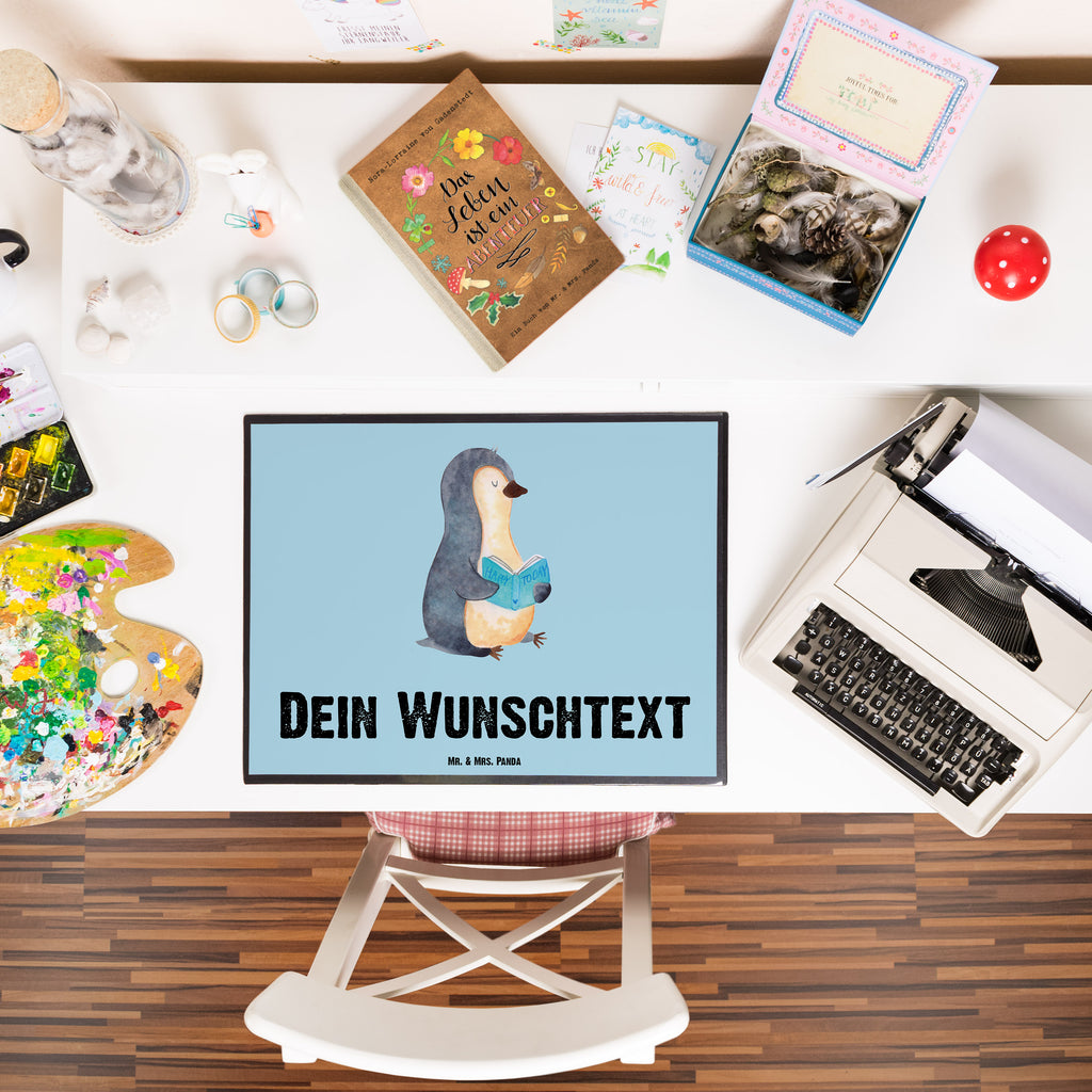 Personalisierte Schreibtischunterlage Pinguin Buch Personalisierte Schreibunterlage, Personalisierte Schreibtischauflage, Personalisierte Schreibtisch Unterlagen, Schreibunterlage mit Namen, Schreibtischauflage  mit Namen, Schreibtisch Unterlagen mit Namen, Selbst gestalten, Namensaufdruck, Namenspersonalisierung, Pinguin, Pinguine, Buch, Lesen, Bücherwurm, Nichtstun, Faulenzen, Ferien, Urlaub, Freizeit