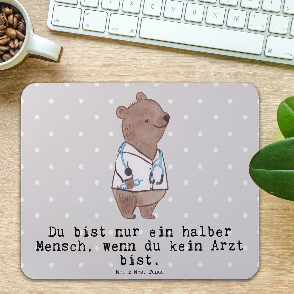Mauspad Arzt mit Herz Mousepad, Computer zubehör, Büroausstattung, PC Zubehör, Arbeitszimmer, Mauspad, Einzigartiges Mauspad, Designer Mauspad, Beruf, Ausbildung, Jubiläum, Abschied, Rente, Kollege, Kollegin, Geschenk, Schenken, Arbeitskollege, Mitarbeiter, Firma, Danke, Dankeschön, Arzt, Hausarzt, Mediziner, Doktor, Medizinstudium, Doktortitel, Arztpraxis
