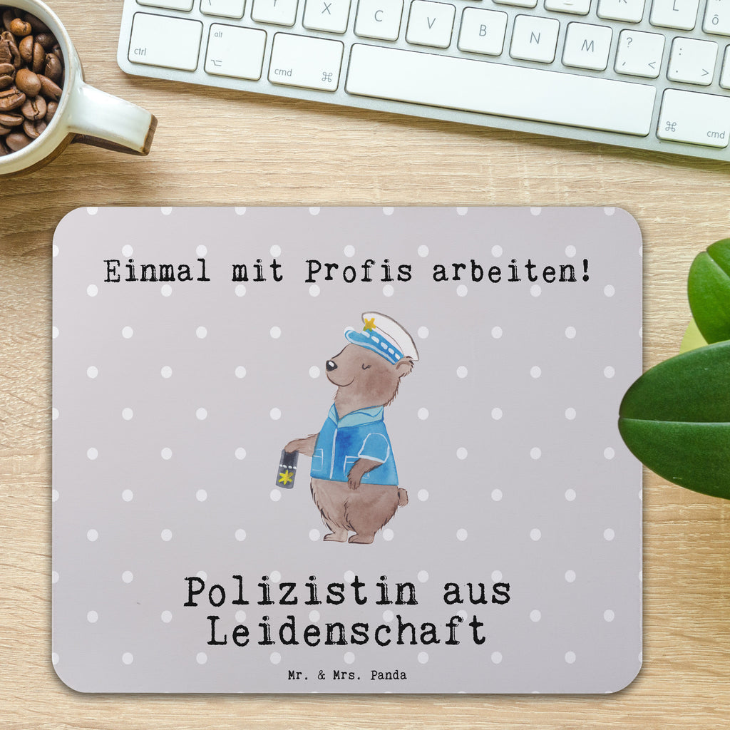 Mauspad Polizistin aus Leidenschaft Mousepad, Computer zubehör, Büroausstattung, PC Zubehör, Arbeitszimmer, Mauspad, Einzigartiges Mauspad, Designer Mauspad, Beruf, Ausbildung, Jubiläum, Abschied, Rente, Kollege, Kollegin, Geschenk, Schenken, Arbeitskollege, Mitarbeiter, Firma, Danke, Dankeschön, Polizistin, Polizeibeamtin, Wachfrau, Cop, Polizei, Studium