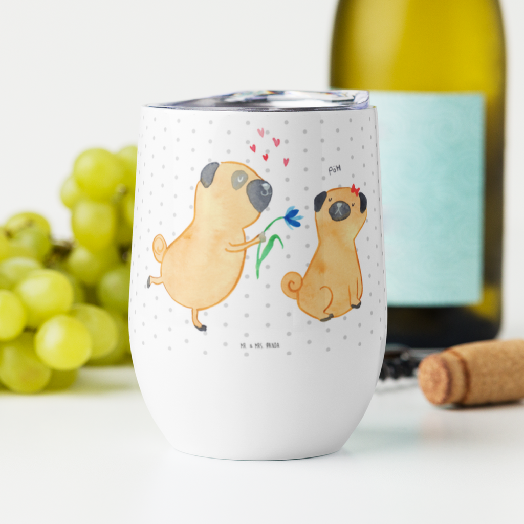Weinbecher Mops verliebt Weinbecher, Glühwein Becher, Heißgetränke, Trinkbecher, Weinkelch, Weingläser, hochwertiger Weinbecher, Weinbecher Reisen, Weinbecher unterwegs, Hund, Hundemotiv, Haustier, Hunderasse, Tierliebhaber, Hundebesitzer, Sprüche, Mops, Möpse, Hundeliebe, verliebt, Liebe, Liebesspruch. Verlobt, Geschenk Freund, Partner