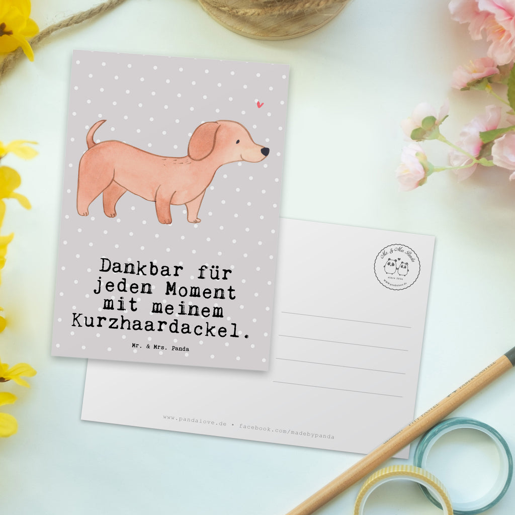 Postkarte Dackel Kurzhaardackel Moment Geschenkkarte, Grußkarte, Karte, Einladung, Ansichtskarte, Geburtstagskarte, Einladungskarte, Dankeskarte, Hund, Hunderasse, Rassehund, Hundebesitzer, Geschenk, Tierfreund, Schenken, Welpe, Teckel, Dachshund, Kurzhaardackel