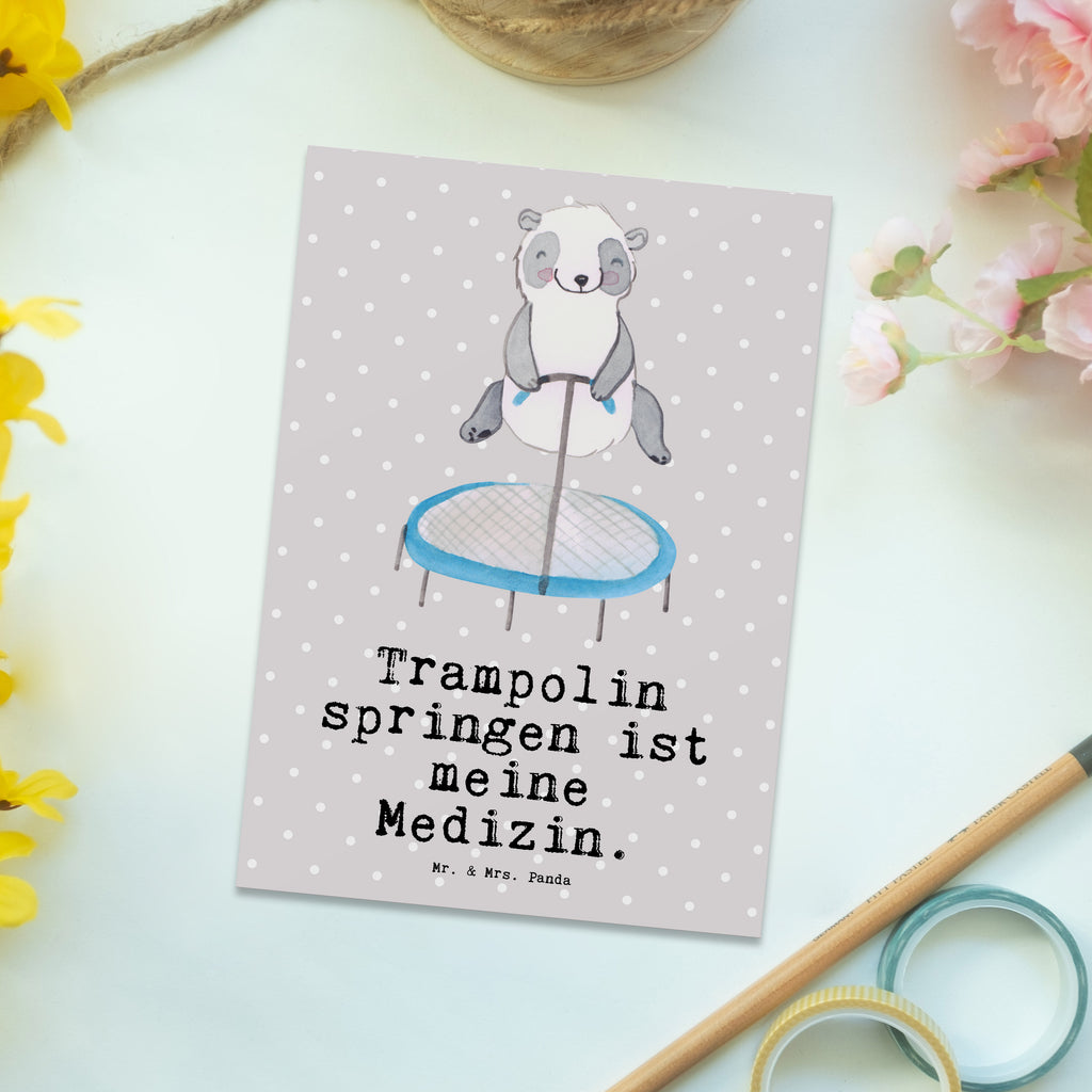Postkarte Panda Trampolin springen Medizin Geschenkkarte, Grußkarte, Karte, Einladung, Ansichtskarte, Geburtstagskarte, Einladungskarte, Dankeskarte, Geschenk, Sport, Sportart, Hobby, Schenken, Danke, Dankeschön, Auszeichnung, Gewinn, Sportler, Trampolin springen, Trampolin Springen, Trampolin Turnen, Fitnessstudio, Trampolin-Übungen, Trampolin-Workout