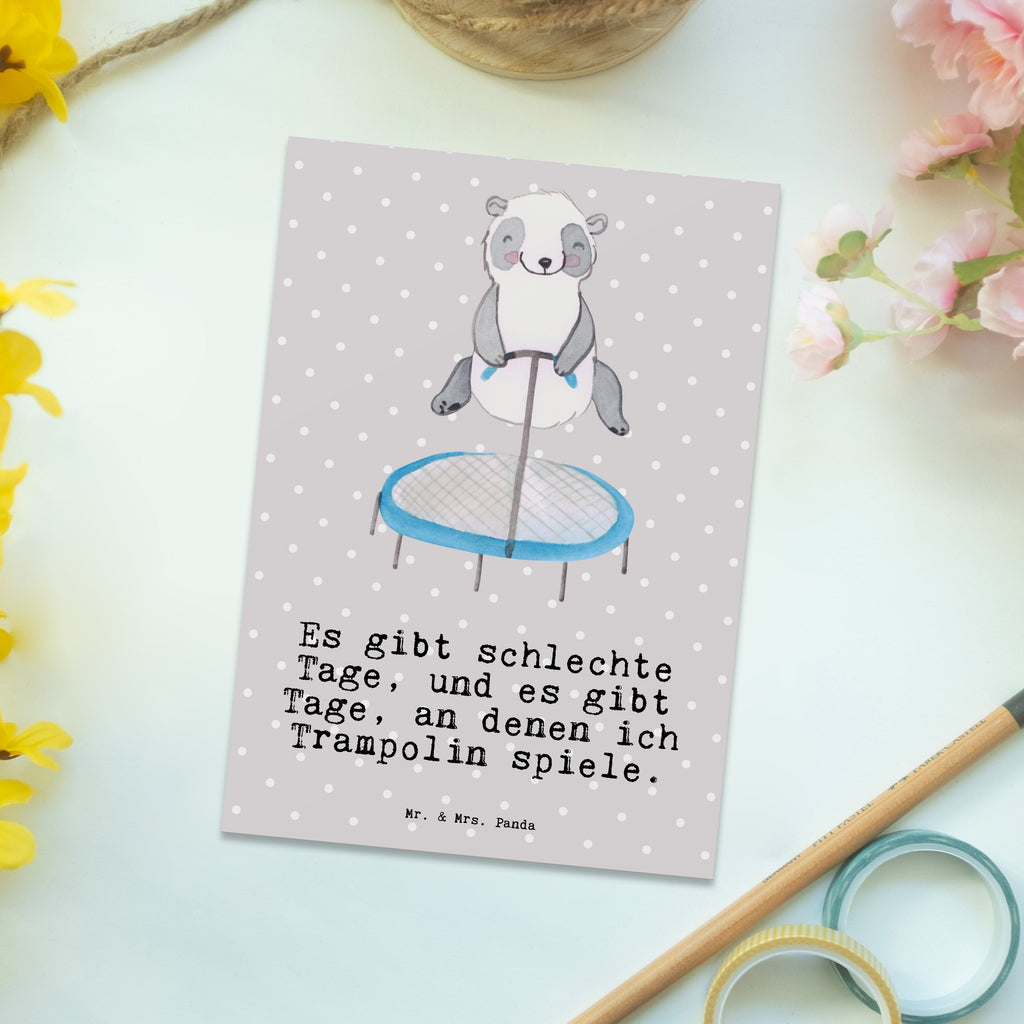 Postkarte Panda Trampolin springen Tage Geschenkkarte, Grußkarte, Karte, Einladung, Ansichtskarte, Geburtstagskarte, Einladungskarte, Dankeskarte, Geschenk, Sport, Sportart, Hobby, Schenken, Danke, Dankeschön, Auszeichnung, Gewinn, Sportler, Trampolin springen, Trampolin Springen, Trampolin Turnen, Fitnessstudio