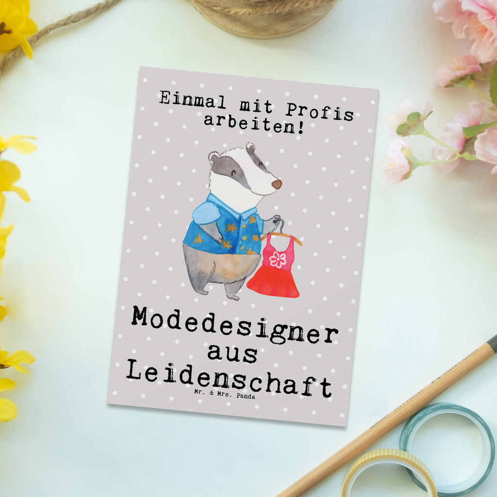 Postkarte Modedesigner aus Leidenschaft Geschenkkarte, Grußkarte, Karte, Einladung, Ansichtskarte, Geburtstagskarte, Einladungskarte, Dankeskarte, Beruf, Ausbildung, Jubiläum, Abschied, Rente, Kollege, Kollegin, Geschenk, Schenken, Arbeitskollege, Mitarbeiter, Firma, Danke, Dankeschön, Modedesigner, Fashion Designer, Modeschöpfer