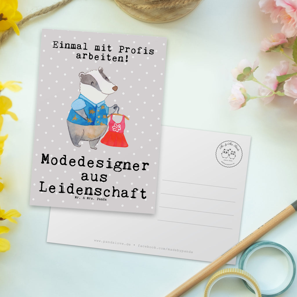 Postkarte Modedesigner aus Leidenschaft Geschenkkarte, Grußkarte, Karte, Einladung, Ansichtskarte, Geburtstagskarte, Einladungskarte, Dankeskarte, Beruf, Ausbildung, Jubiläum, Abschied, Rente, Kollege, Kollegin, Geschenk, Schenken, Arbeitskollege, Mitarbeiter, Firma, Danke, Dankeschön, Modedesigner, Fashion Designer, Modeschöpfer