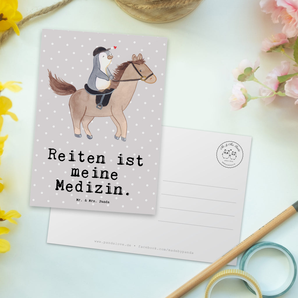 Postkarte Pferd Reiten Medizin Geschenkkarte, Grußkarte, Karte, Einladung, Ansichtskarte, Geburtstagskarte, Einladungskarte, Dankeskarte, Geschenk, Sport, Sportart, Hobby, Schenken, Danke, Dankeschön, Auszeichnung, Gewinn, Sportler, Reiten, Reitsport, Reitverein, Reitstall, Pferde, Pferdereiten, Reittherapie, Therapeutisches Reiten, Reiter Therapie, Pferdereiten als Medizin