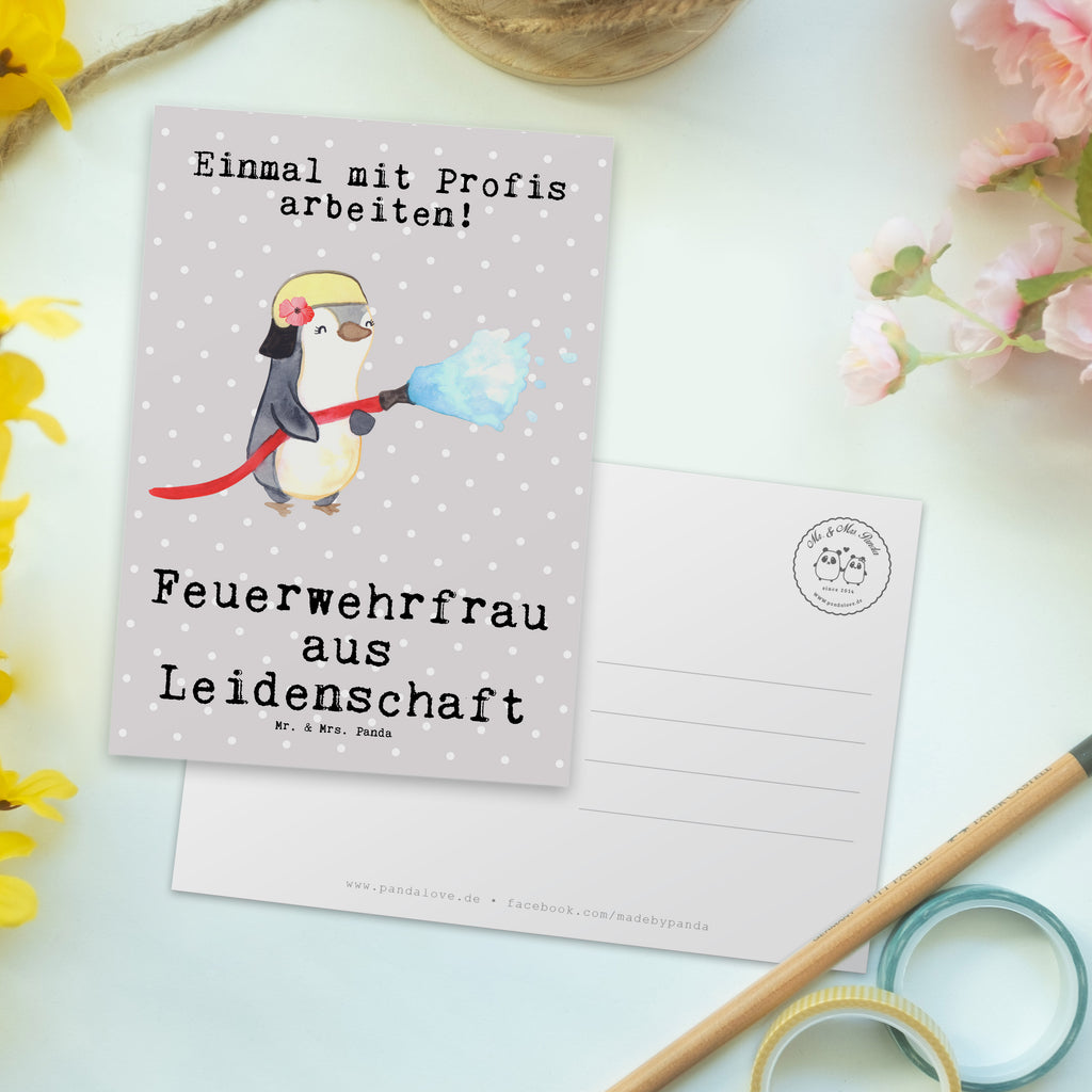 Postkarte Feuerwehrfrau aus Leidenschaft Geschenkkarte, Grußkarte, Karte, Einladung, Ansichtskarte, Geburtstagskarte, Einladungskarte, Beruf, Ausbildung, Jubiläum, Abschied, Rente, Kollege, Kollegin, Geschenk, Schenken, Arbeitskollege, Mitarbeiter, Firma, Danke, Dankeschön, Feuerwehrfrau, Feuerwehrhauptfrau, Brandschutz, Feuerwehr, freiwillige Feuerwehr