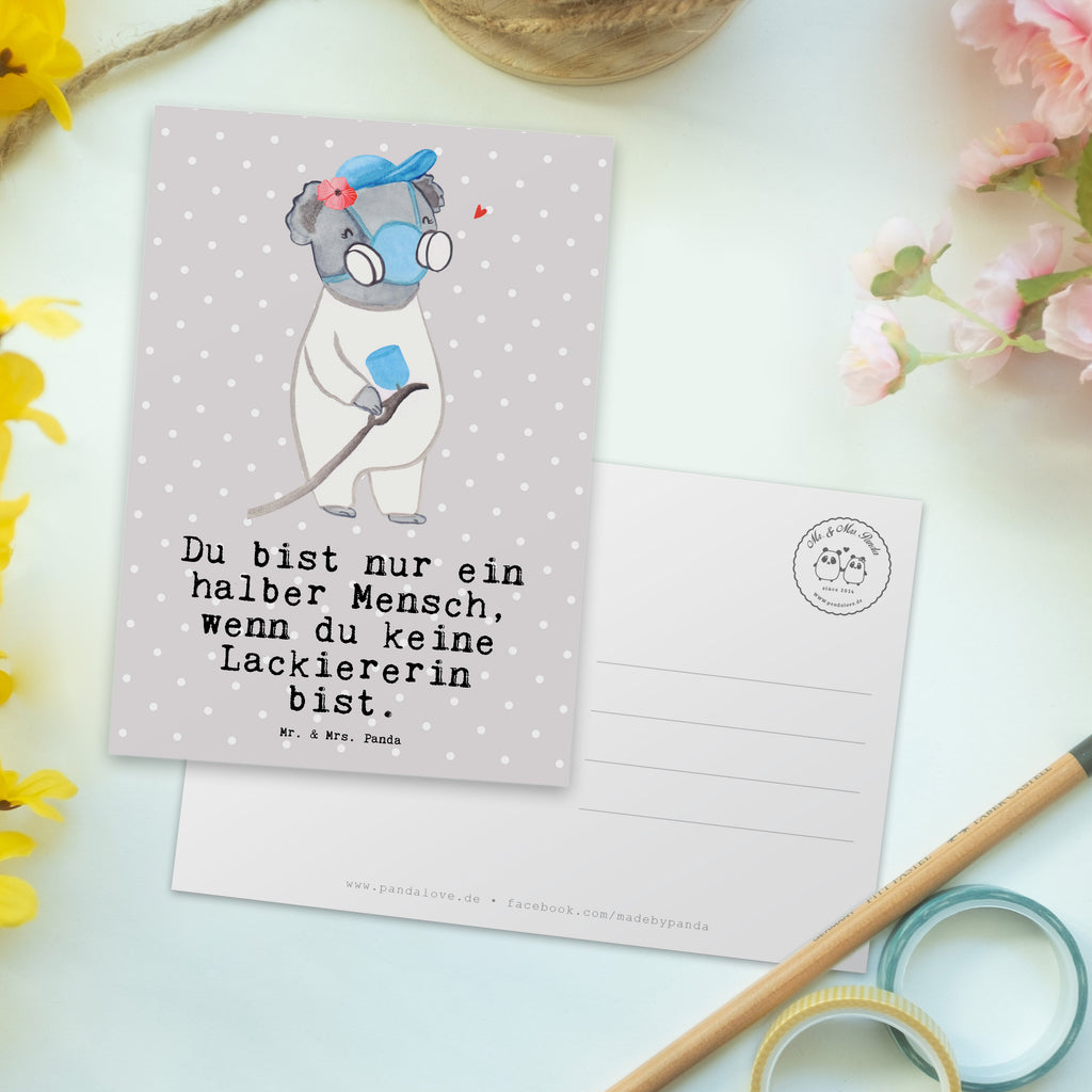 Postkarte Lackiererin mit Herz Geschenkkarte, Grußkarte, Karte, Einladung, Ansichtskarte, Geburtstagskarte, Einladungskarte, Dankeskarte, Beruf, Ausbildung, Jubiläum, Abschied, Rente, Kollege, Kollegin, Geschenk, Schenken, Arbeitskollege, Mitarbeiter, Firma, Danke, Dankeschön, Lackiererin, Lackierermeisterin, Werkstatt Lackiererin, Gesellenprüfung