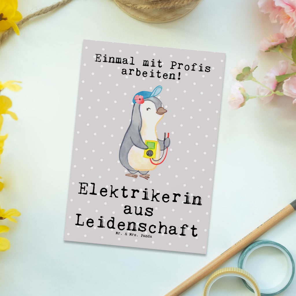 Postkarte Elektrikerin aus Leidenschaft Geschenkkarte, Grußkarte, Karte, Einladung, Ansichtskarte, Geburtstagskarte, Einladungskarte, Dankeskarte, Beruf, Ausbildung, Jubiläum, Abschied, Rente, Kollege, Kollegin, Geschenk, Schenken, Arbeitskollege, Mitarbeiter, Firma, Danke, Dankeschön, Elektrikerin, Elektronmonteurin, Elektrotechnikerin, Elektroinstallateurin, Elektromeisterin, Gesellenprüfung