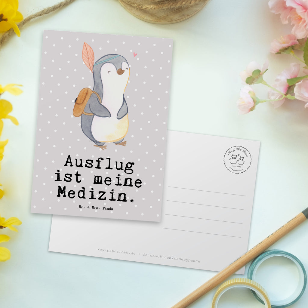 Postkarte Pinguin Ausflug Medizin Geschenkkarte, Grußkarte, Karte, Einladung, Ansichtskarte, Geburtstagskarte, Einladungskarte, Dankeskarte, Geschenk, Sport, Sportart, Hobby, Schenken, Danke, Dankeschön, Auszeichnung, Gewinn, Sportler, Ausflüge machen, reisen, Ausflug, Ausflugsziele