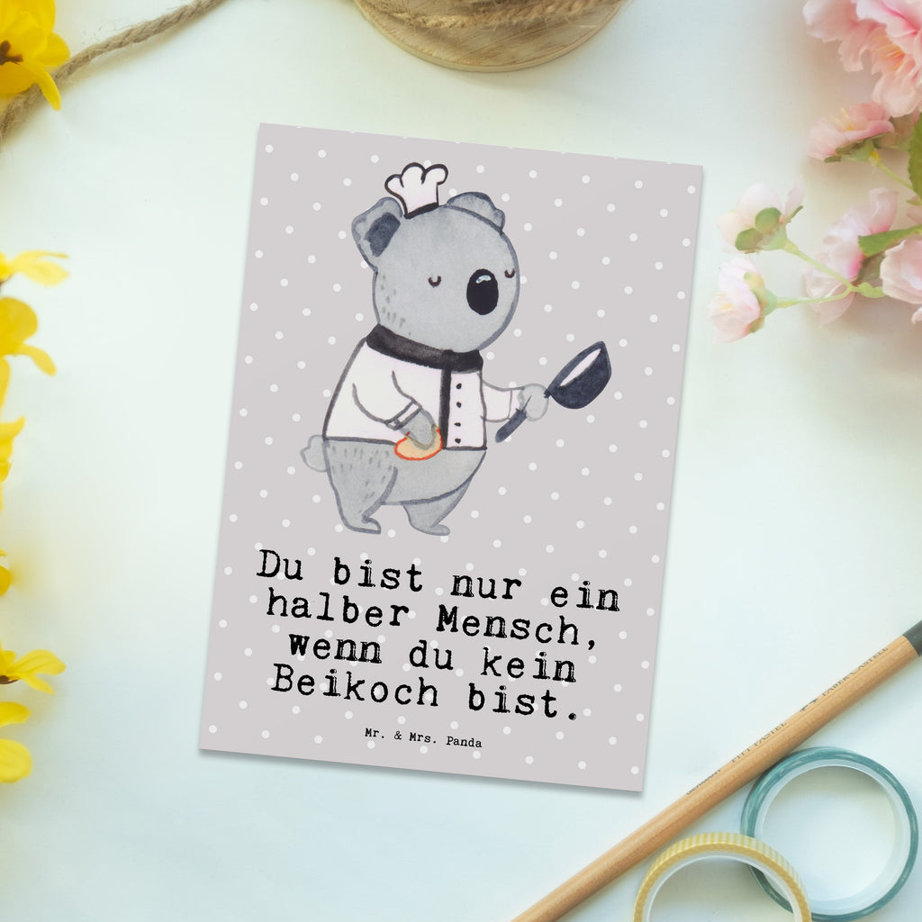 Postkarte Beikoch mit Herz Geschenkkarte, Grußkarte, Karte, Einladung, Ansichtskarte, Geburtstagskarte, Einladungskarte, Dankeskarte, Beruf, Ausbildung, Jubiläum, Abschied, Rente, Kollege, Kollegin, Geschenk, Schenken, Arbeitskollege, Mitarbeiter, Firma, Danke, Dankeschön, Beikoch, Spülhilfe, Hilfskoch, Jungkoch, Küchenhilfe, Gastronomie, Restaurant, Koch