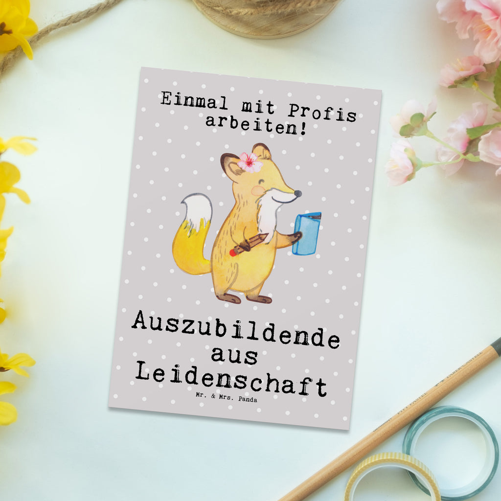 Postkarte Auszubildende aus Leidenschaft Geschenkkarte, Grußkarte, Karte, Einladung, Ansichtskarte, Geburtstagskarte, Einladungskarte, Dankeskarte, Beruf, Ausbildung, Jubiläum, Abschied, Rente, Kollege, Kollegin, Geschenk, Schenken, Arbeitskollege, Mitarbeiter, Firma, Danke, Dankeschön, Auszubildende, Azubine, Ausbildungsbeginn, Abschlussprüfung, Beginn der Ausbildung, Glücksbringer zur Ausbildung