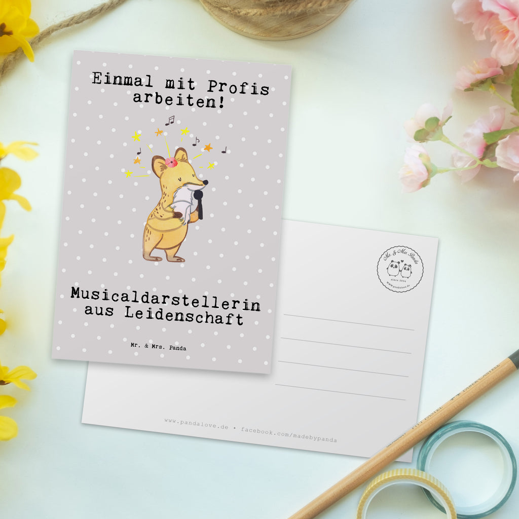 Postkarte Musicaldarstellerin aus Leidenschaft Geschenkkarte, Grußkarte, Karte, Einladung, Ansichtskarte, Geburtstagskarte, Einladungskarte, Dankeskarte, Beruf, Ausbildung, Jubiläum, Abschied, Rente, Kollege, Kollegin, Geschenk, Schenken, Arbeitskollege, Mitarbeiter, Firma, Danke, Dankeschön