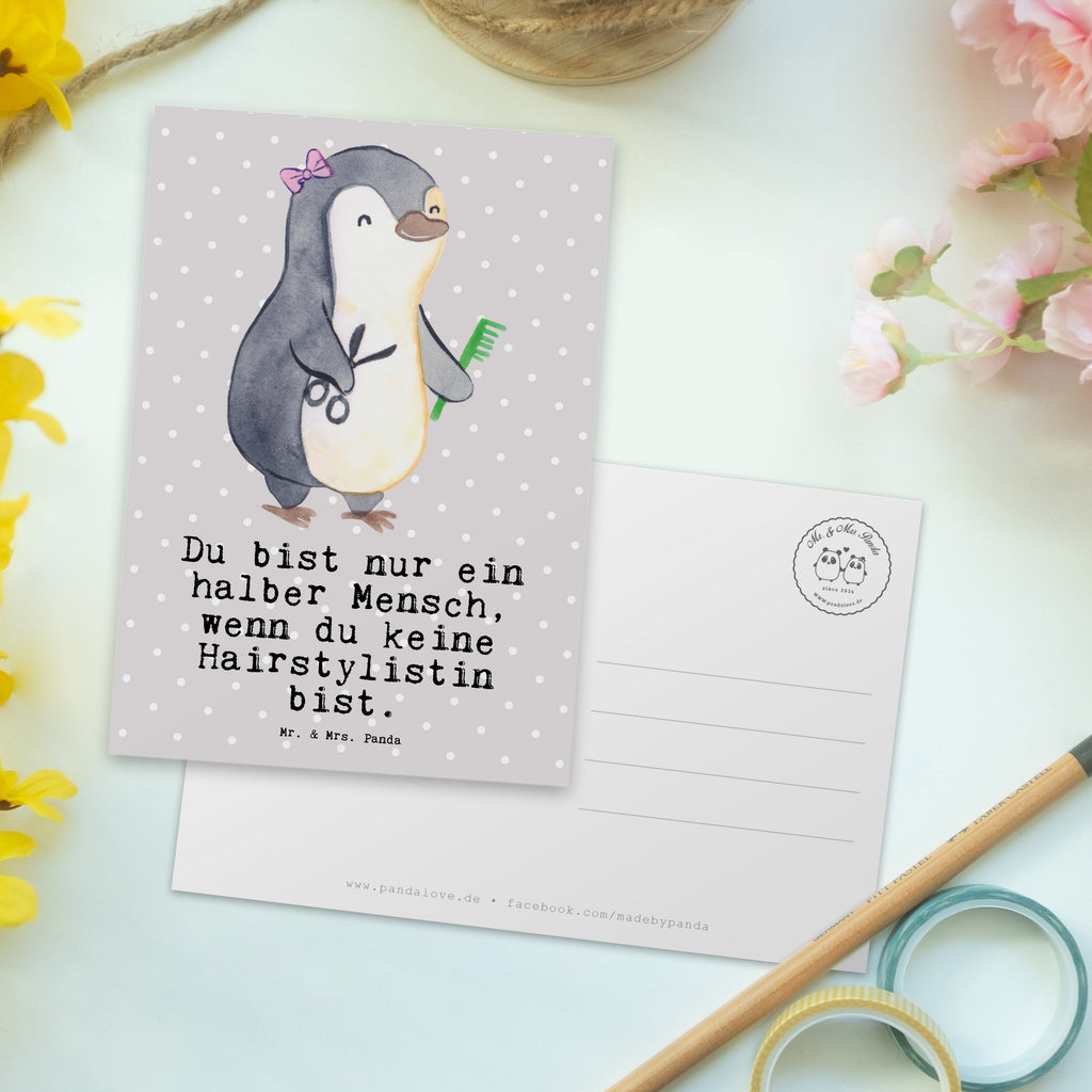 Postkarte Hairstylistin mit Herz Geschenkkarte, Grußkarte, Karte, Einladung, Ansichtskarte, Geburtstagskarte, Einladungskarte, Dankeskarte, Beruf, Ausbildung, Jubiläum, Abschied, Rente, Kollege, Kollegin, Geschenk, Schenken, Arbeitskollege, Mitarbeiter, Firma, Danke, Dankeschön, Frisörin, Haarstylistin, Hairstylistin, Friseursalon